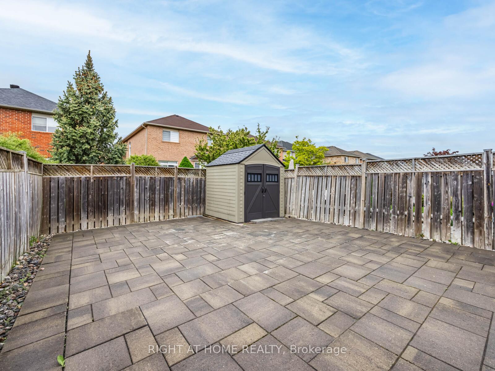 Photo 30 of 54 Roadmaster Lane, Brampton, Fletcher's Meadow — HOMEH