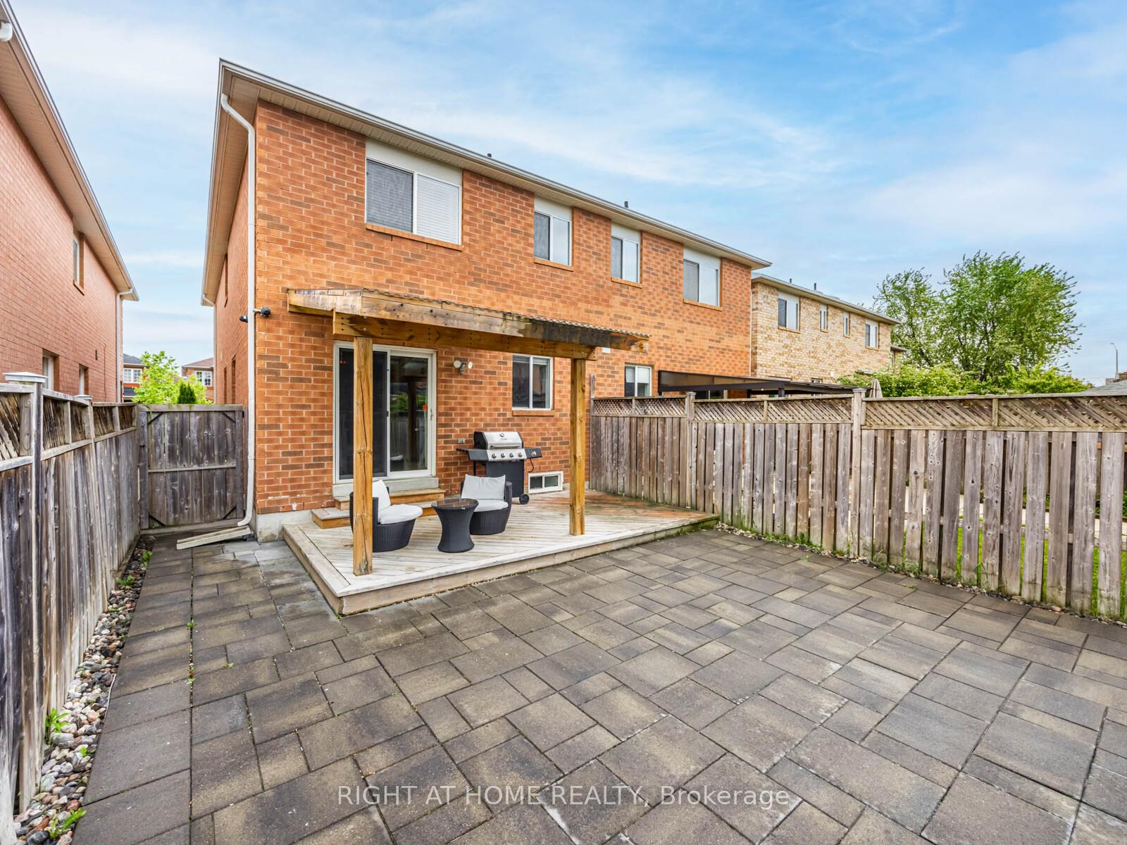 Photo 29 of 54 Roadmaster Lane, Brampton, Fletcher's Meadow — HOMEH