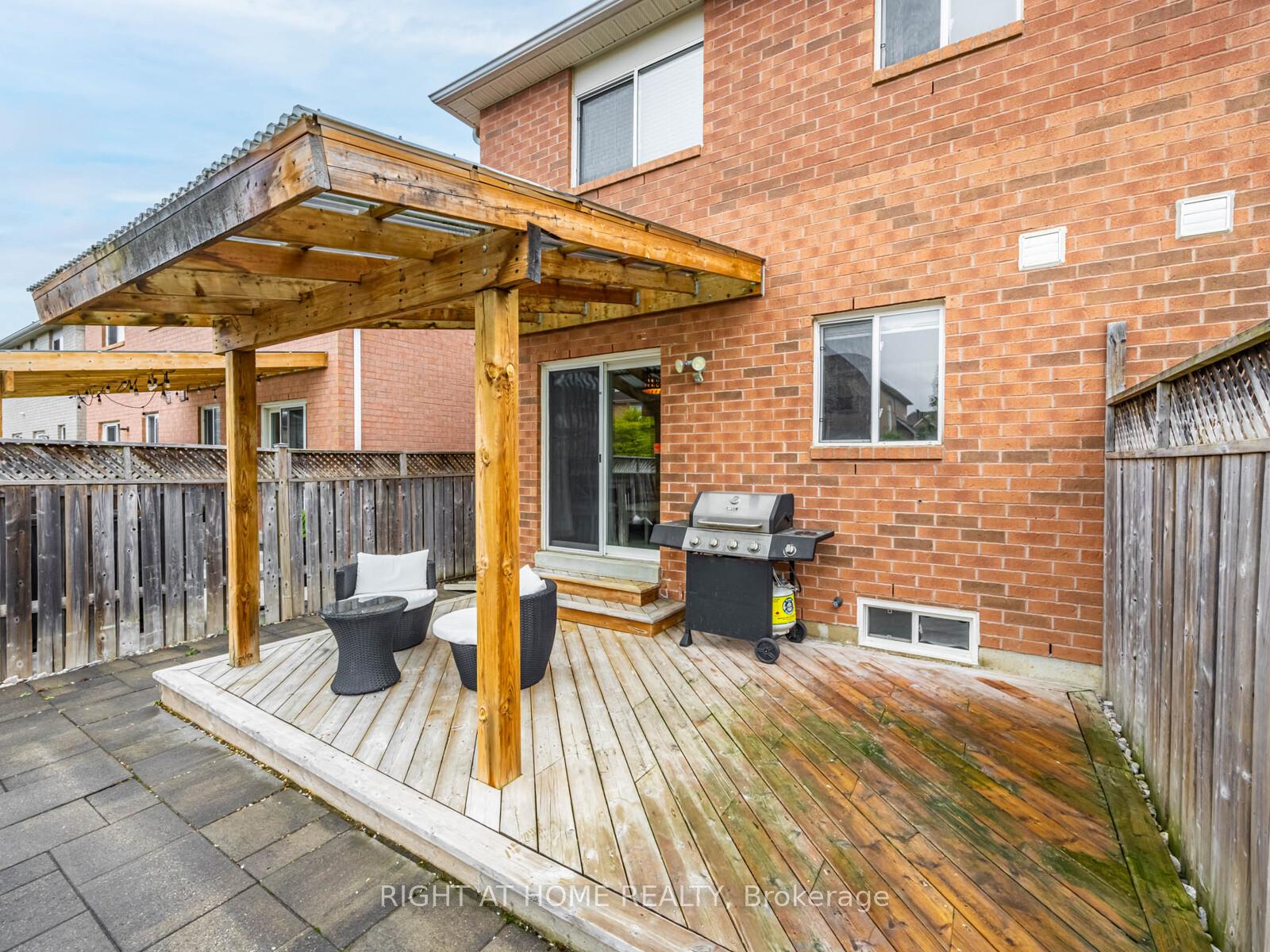 Photo 33 of 54 Roadmaster Lane, Brampton, Fletcher's Meadow — HOMEH