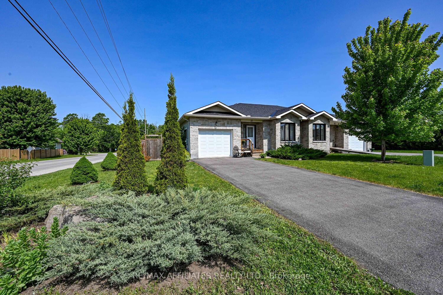Photo 10 of 28 Lee Avenue, Smiths Falls — HOMEH