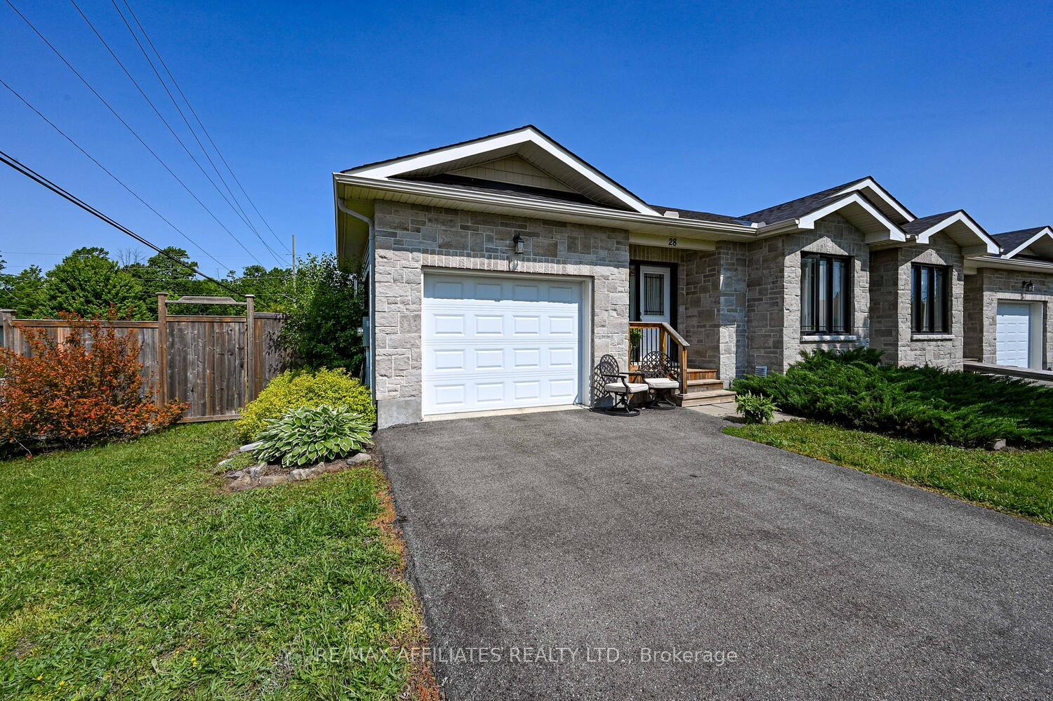 Photo 6 of 28 Lee Avenue, Smiths Falls — HOMEH