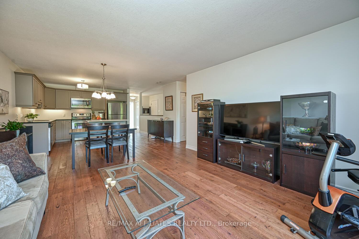 Photo 15 of 28 Lee Avenue, Smiths Falls — HOMEH