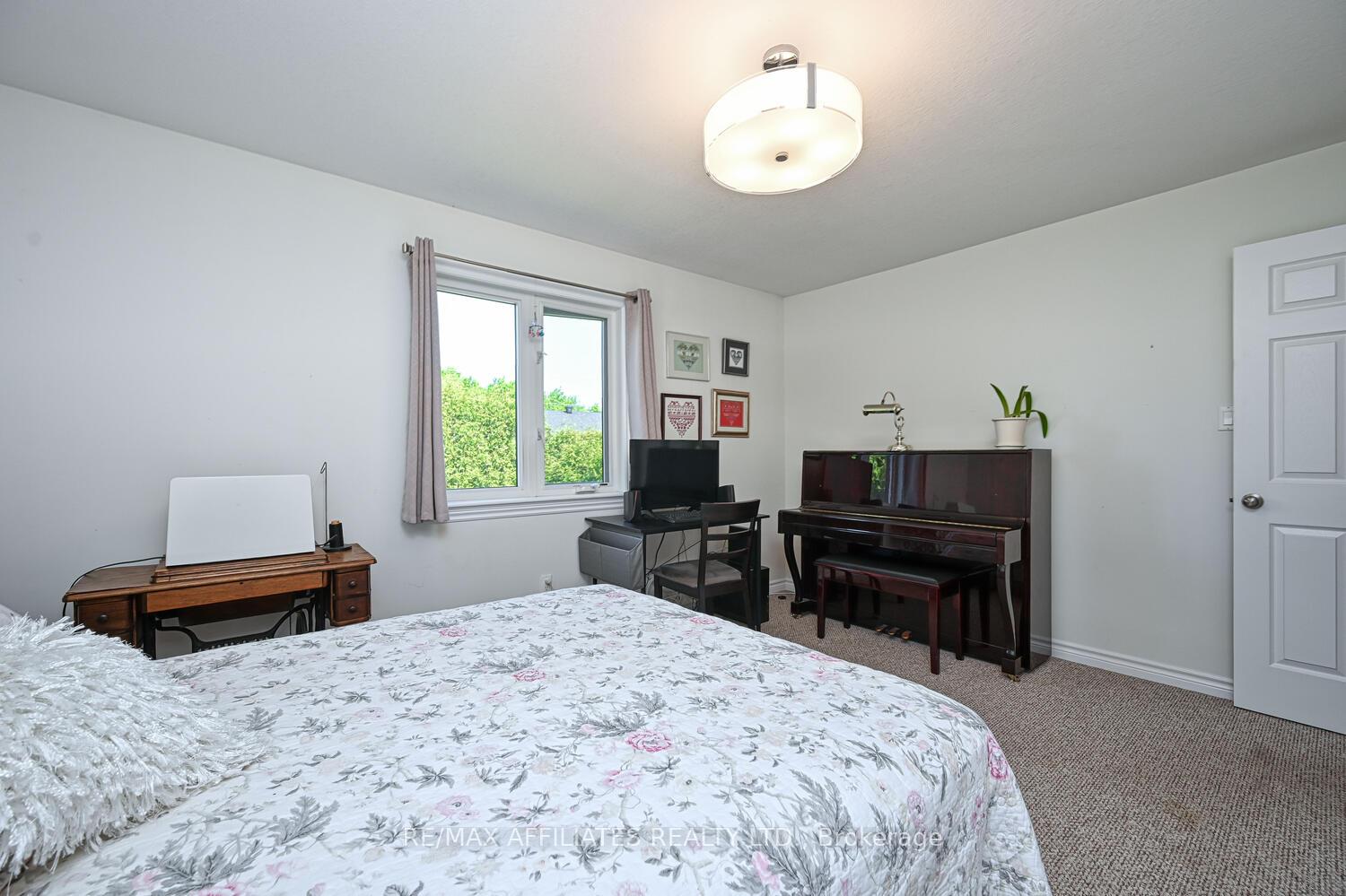 Photo 24 of 28 Lee Avenue, Smiths Falls — HOMEH