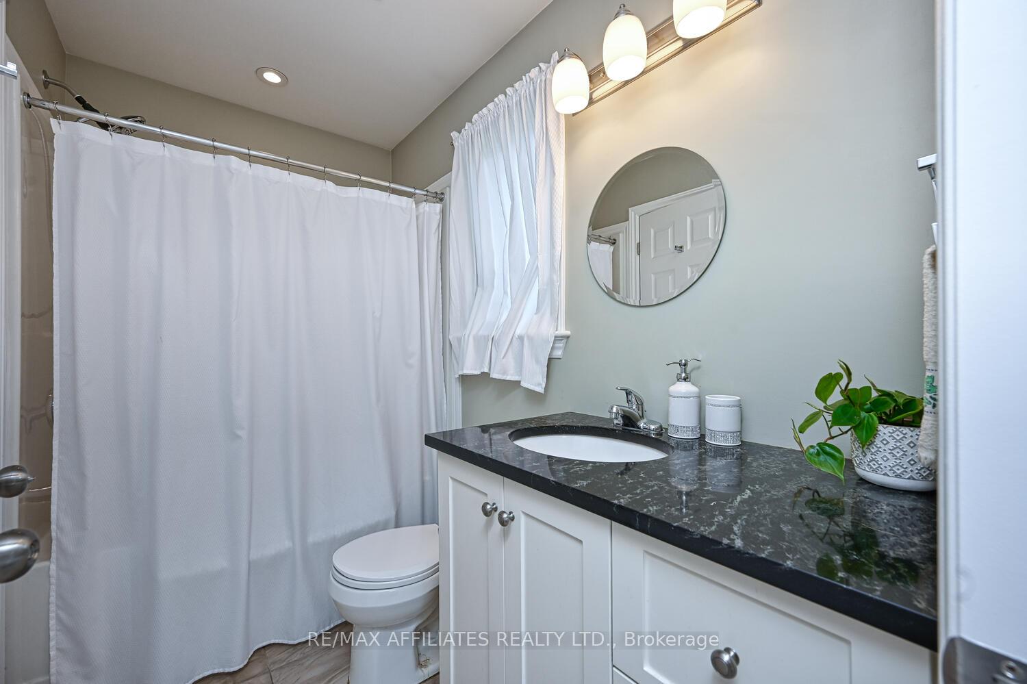 Photo 20 of 28 Lee Avenue, Smiths Falls — HOMEH