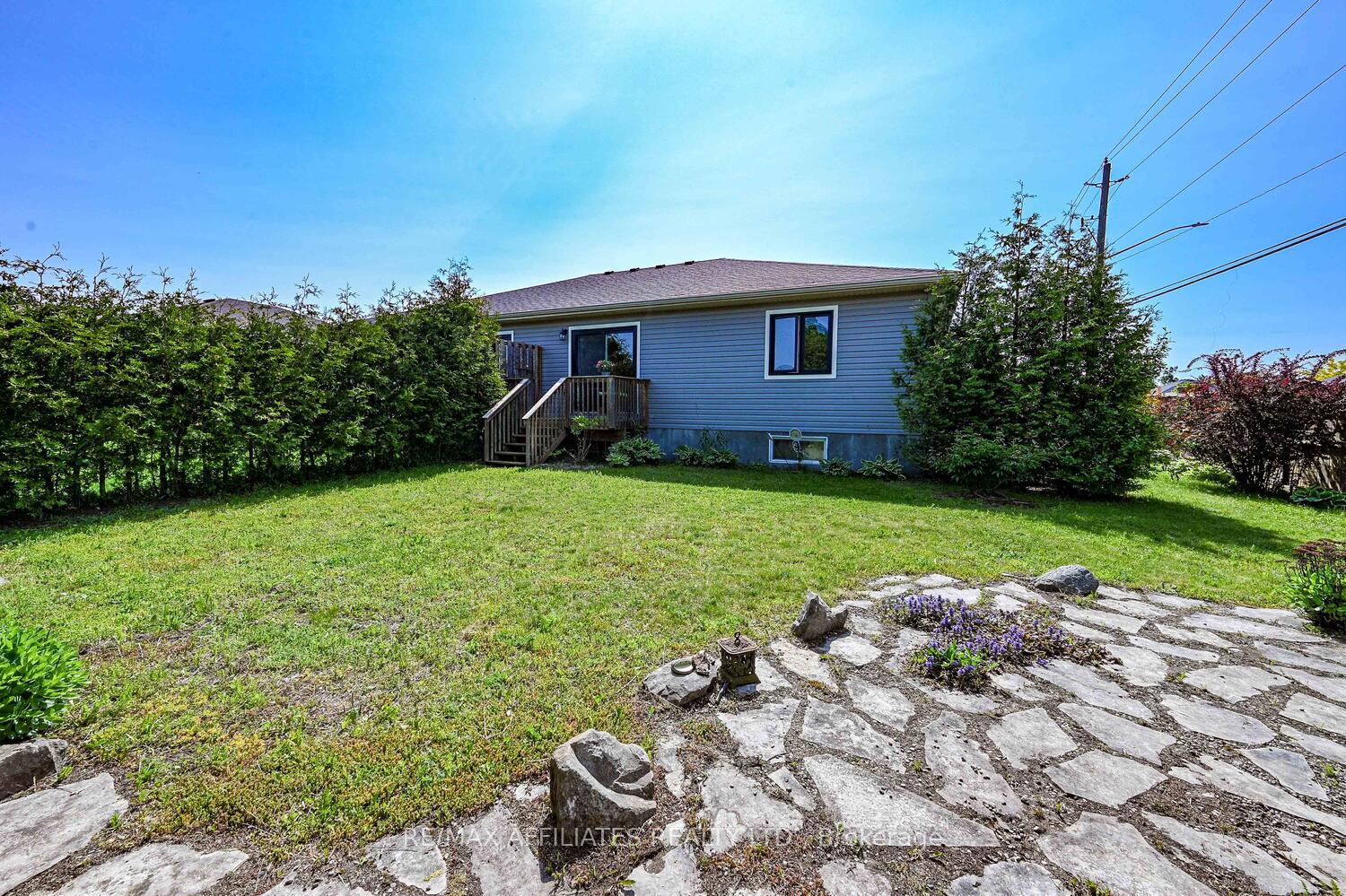 Photo 35 of 28 Lee Avenue, Smiths Falls — HOMEH