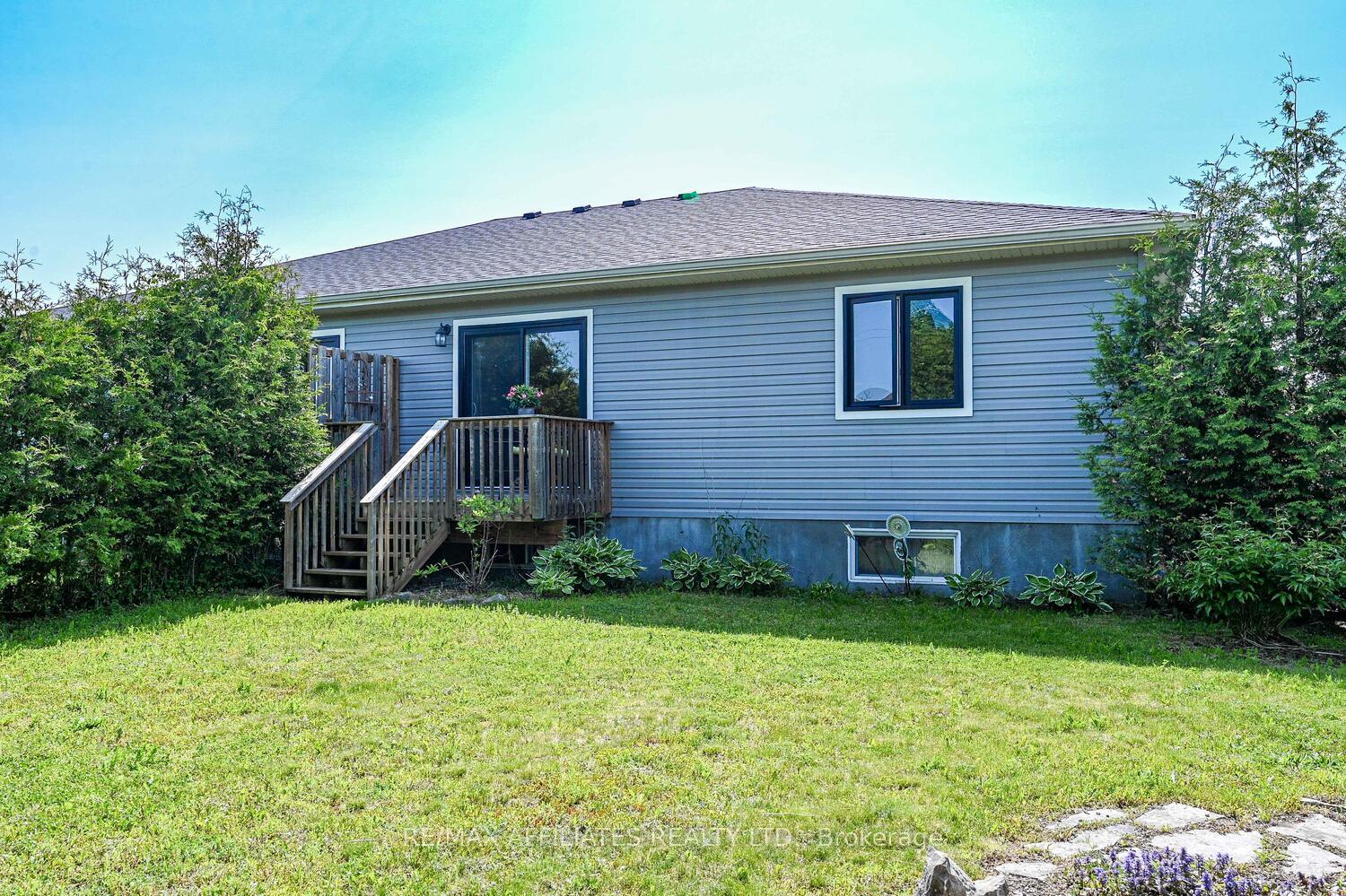 Photo 36 of 28 Lee Avenue, Smiths Falls — HOMEH