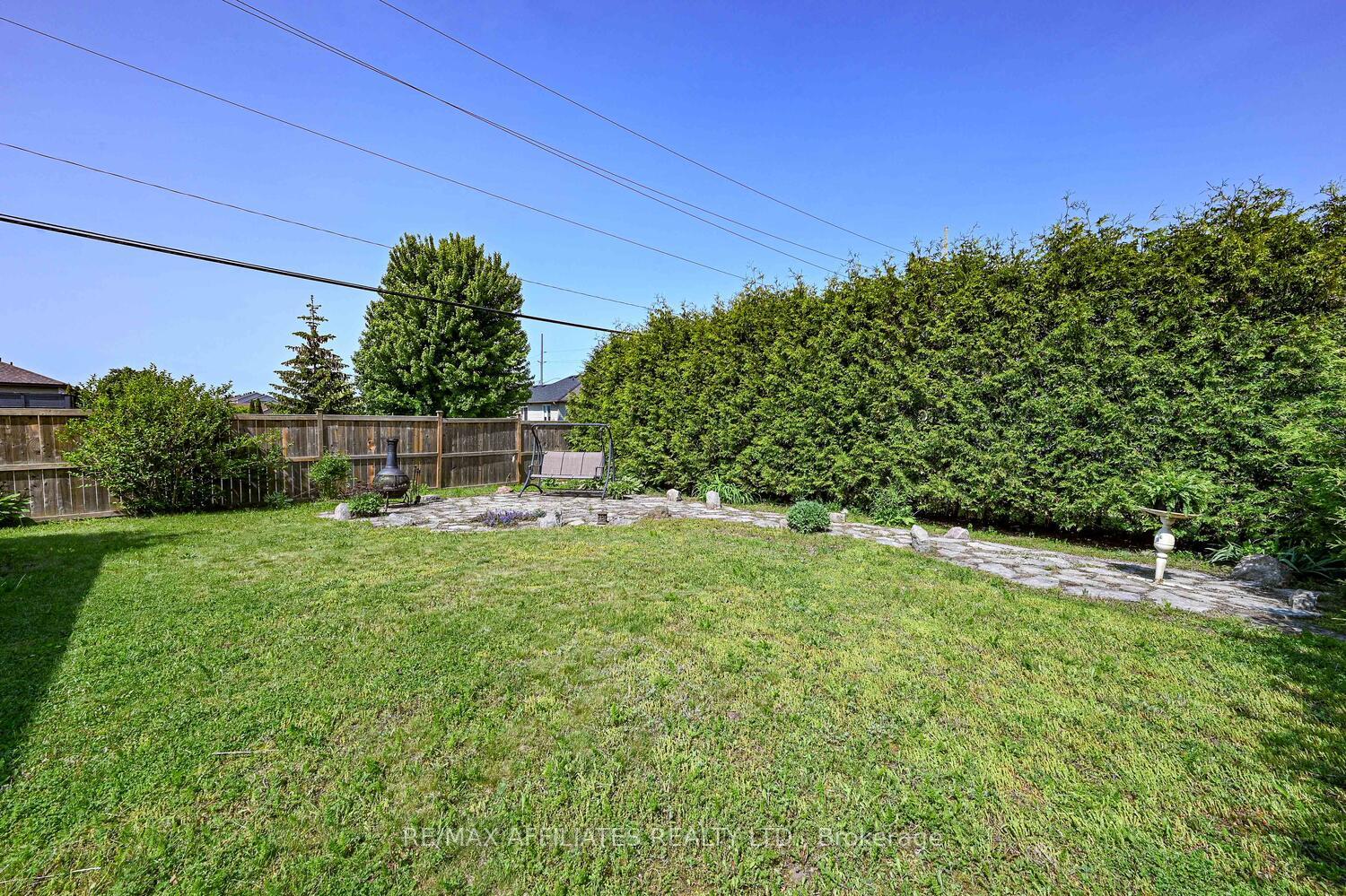 Photo 33 of 28 Lee Avenue, Smiths Falls — HOMEH