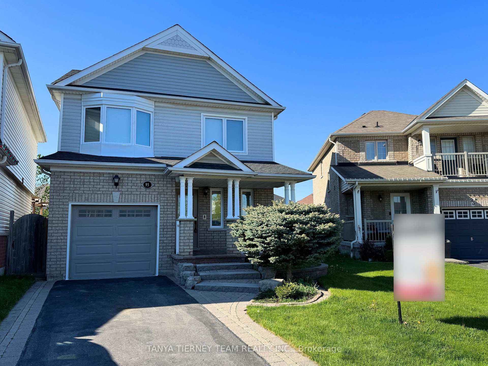Photo 12 of 95 Brownridge Place, Whitby, Williamsburg — HOMEH