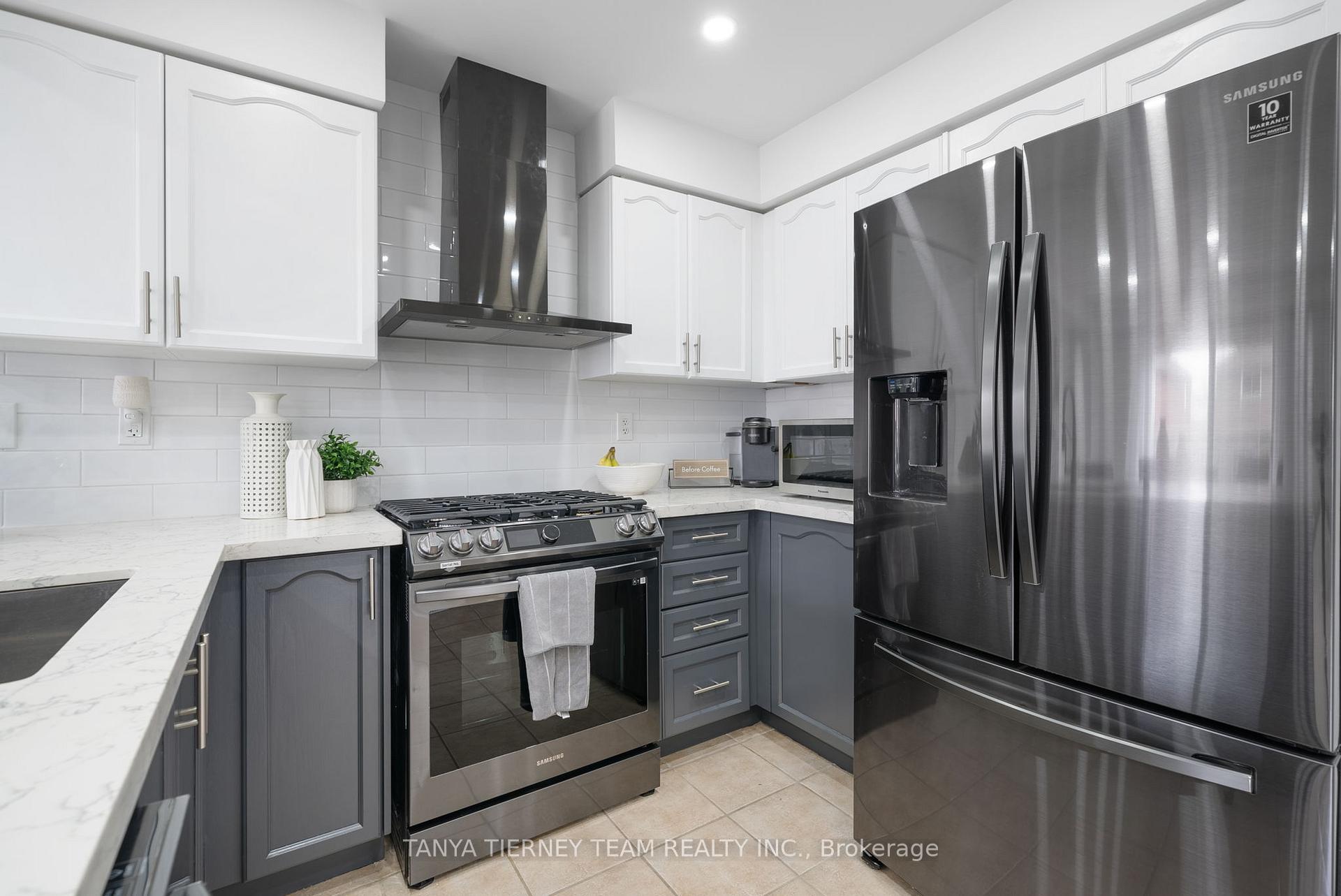Photo 7 of 95 Brownridge Place, Whitby, Williamsburg — HOMEH