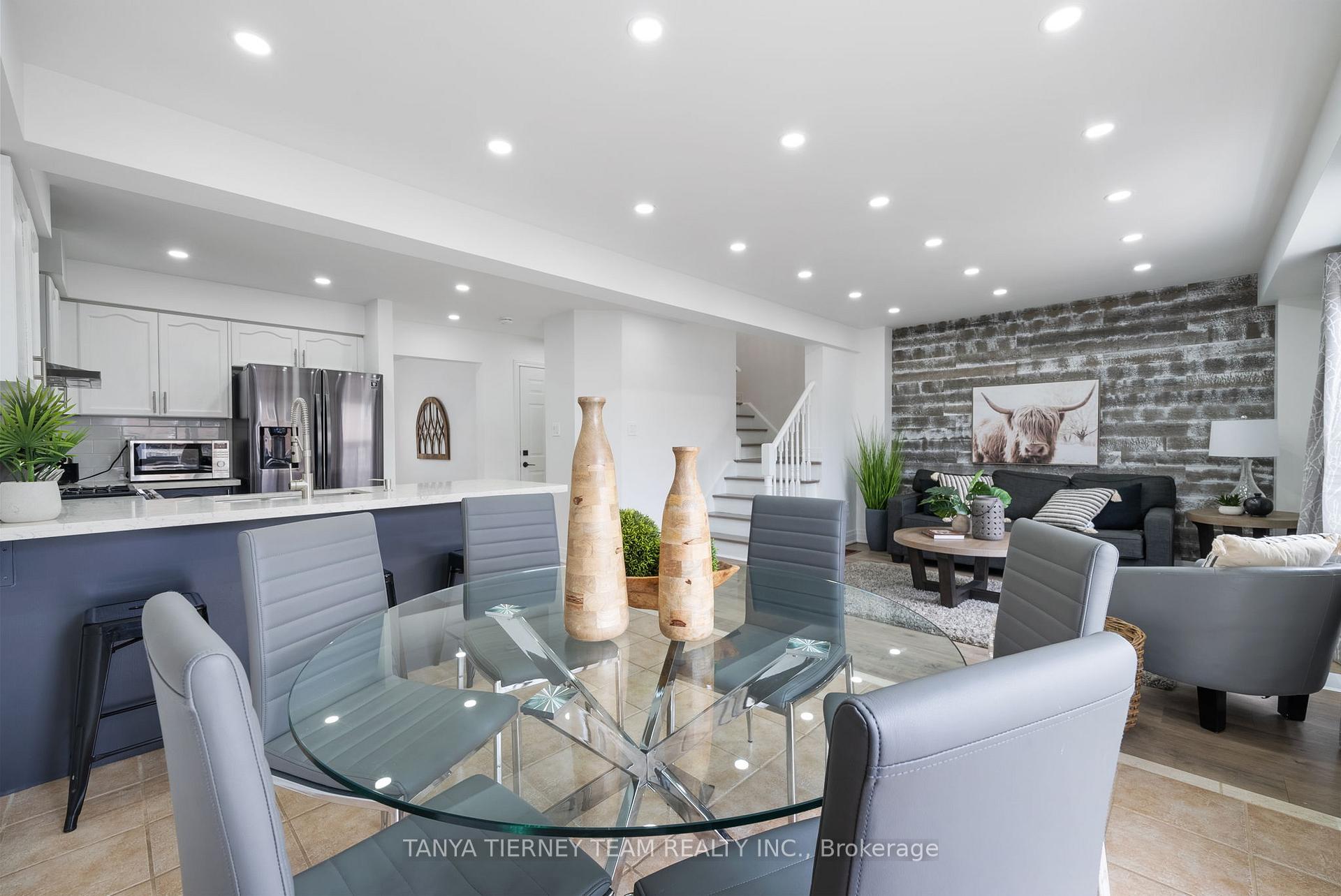 Photo 19 of 95 Brownridge Place, Whitby, Williamsburg — HOMEH