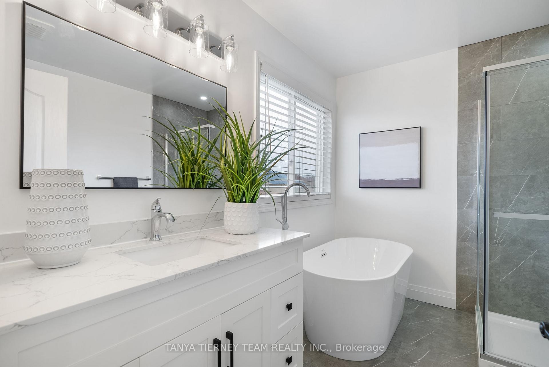 Photo 17 of 95 Brownridge Place, Whitby, Williamsburg — HOMEH