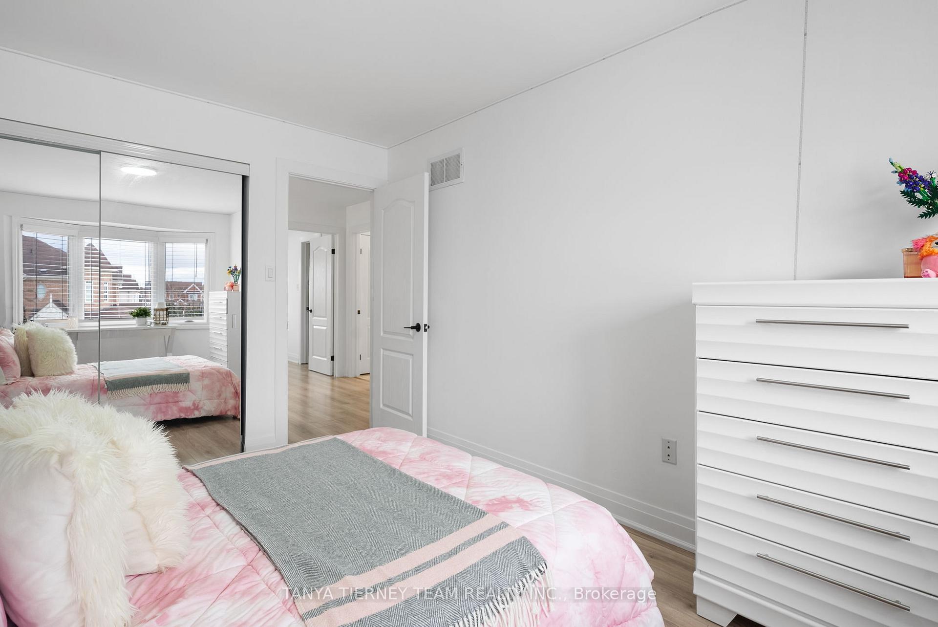 Photo 16 of 95 Brownridge Place, Whitby, Williamsburg — HOMEH
