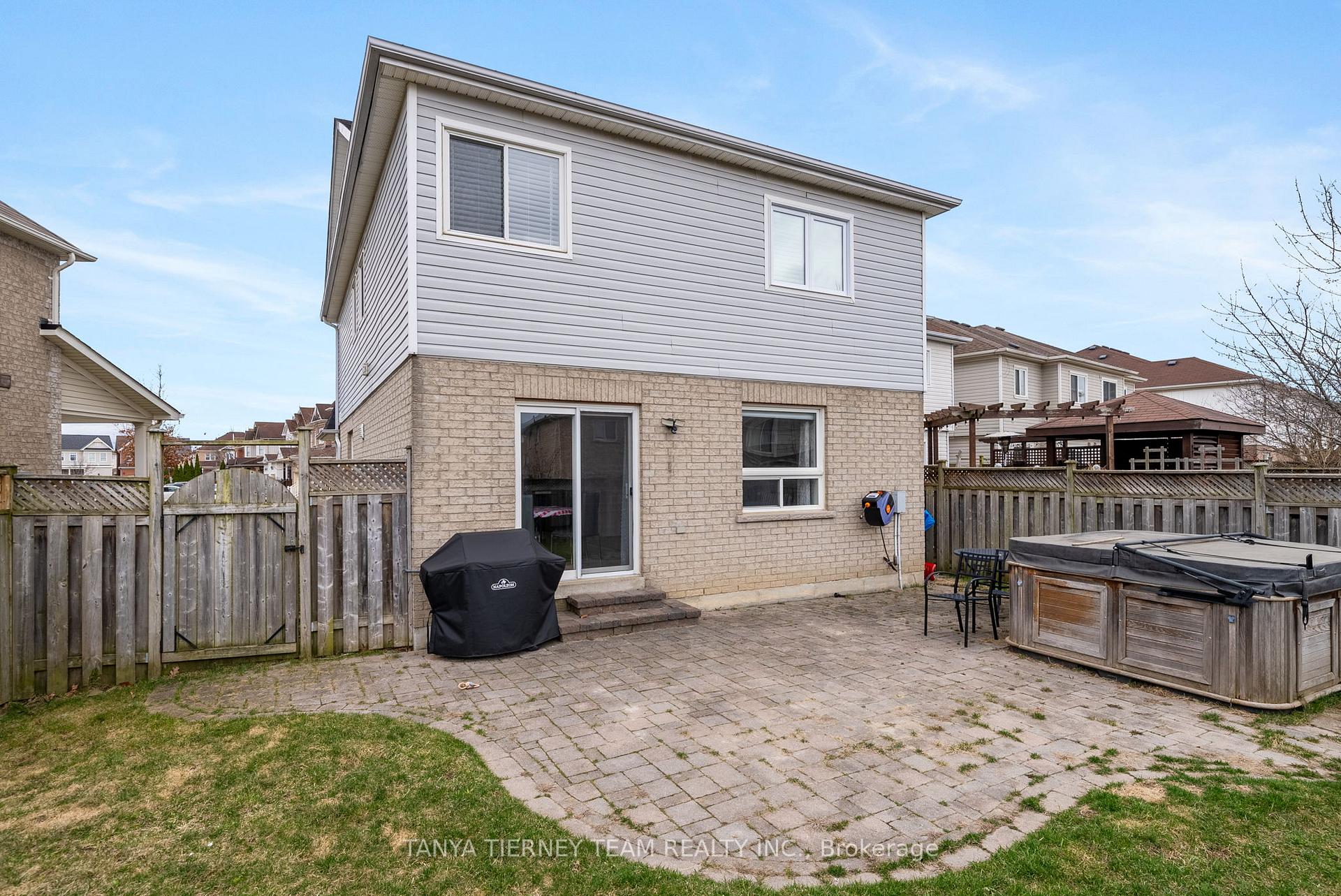 Photo 30 of 95 Brownridge Place, Whitby, Williamsburg — HOMEH