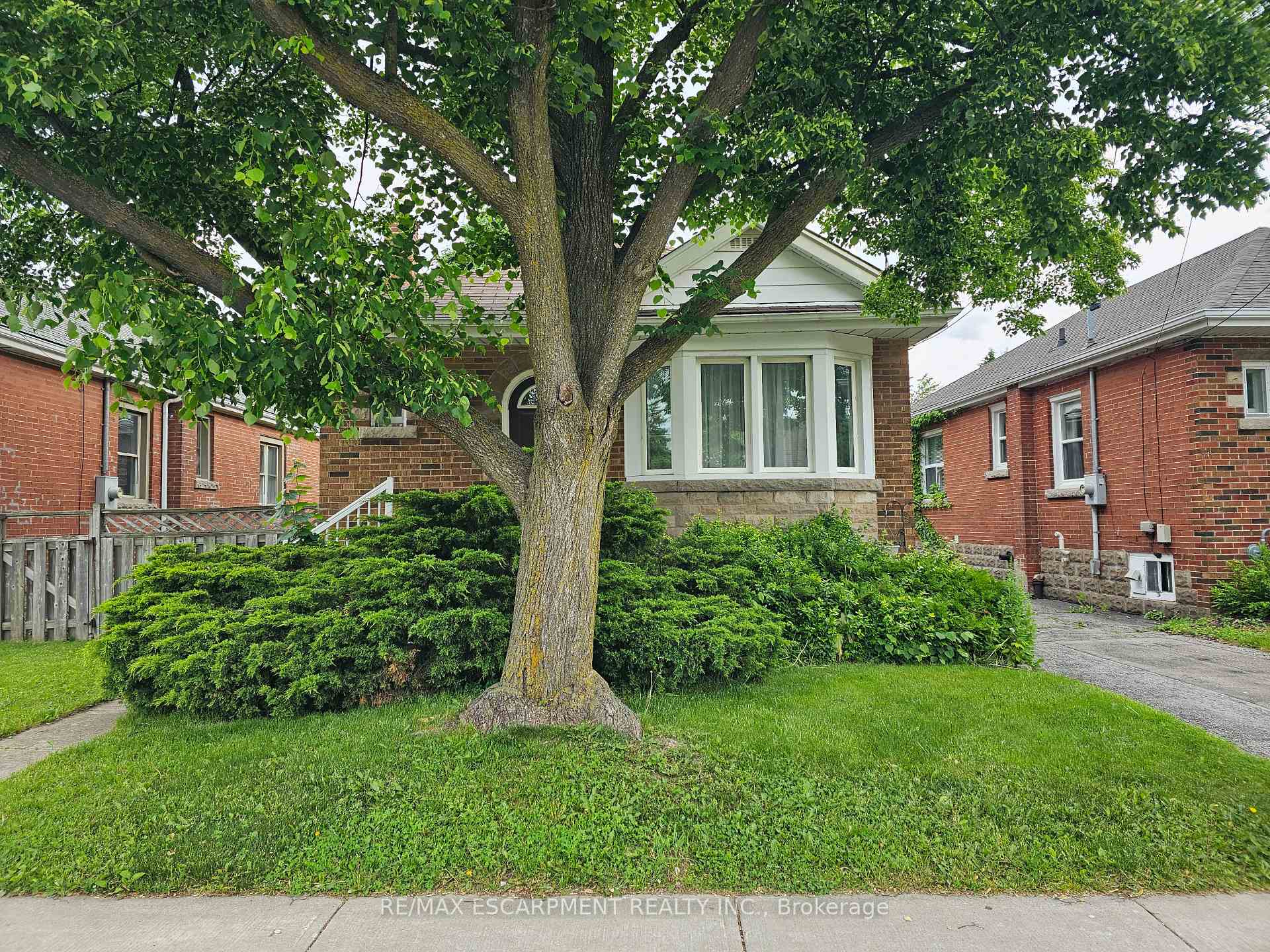 Photo 16 of 531 Queensdale Avenue, Hamilton, Eastmount — HOMEH