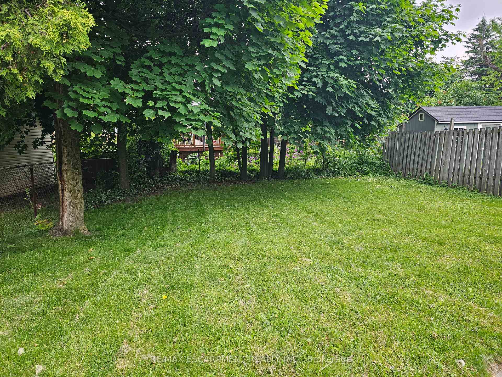 Photo 13 of 531 Queensdale Avenue, Hamilton, Eastmount — HOMEH
