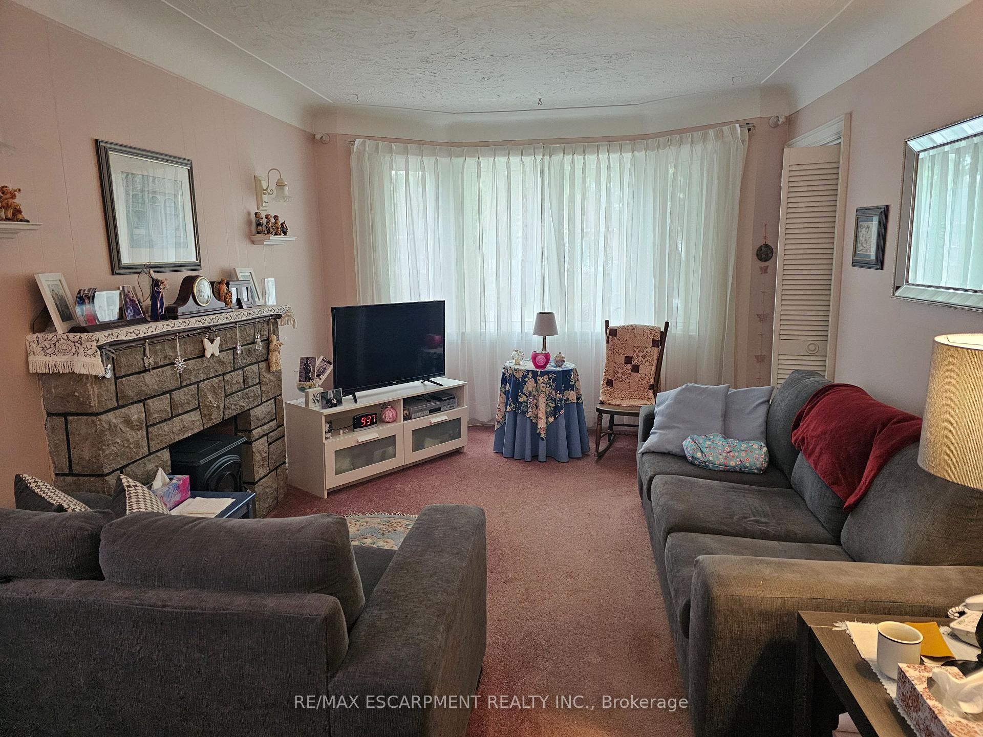 Photo 6 of 531 Queensdale Avenue, Hamilton, Eastmount — HOMEH