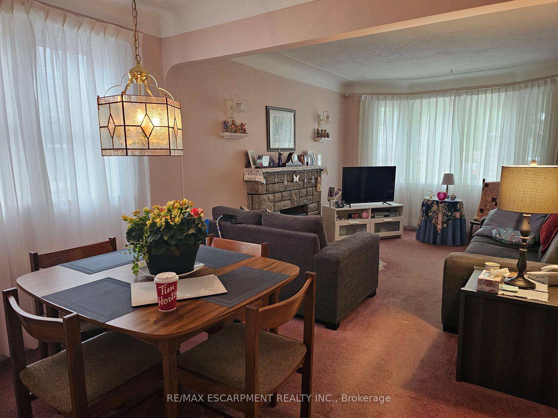 Photo 7 of 531 Queensdale Avenue, Hamilton, Eastmount — HOMEH