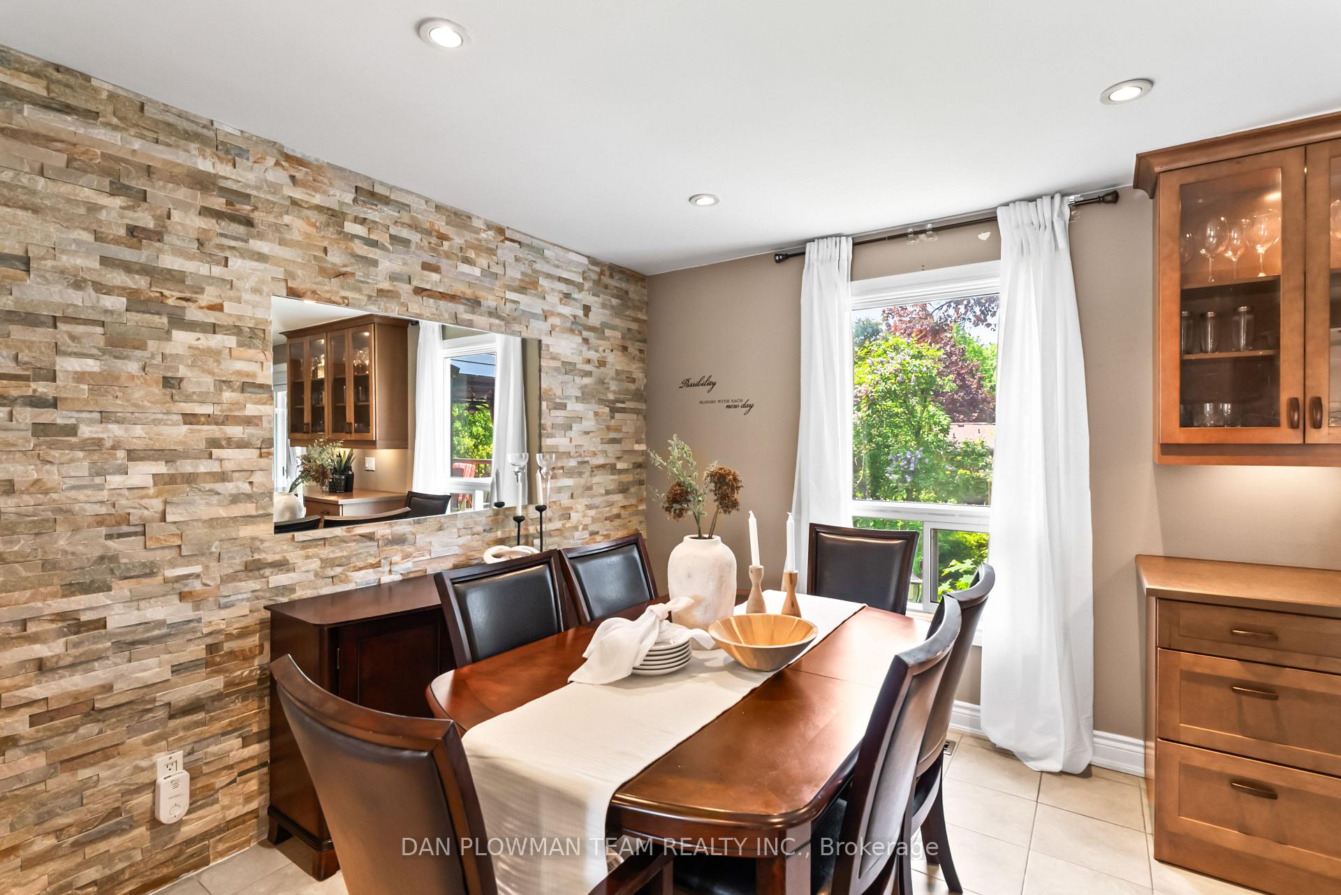 Photo 9 of 728 Pickering Beach Road, Ajax, South East — HOMEH