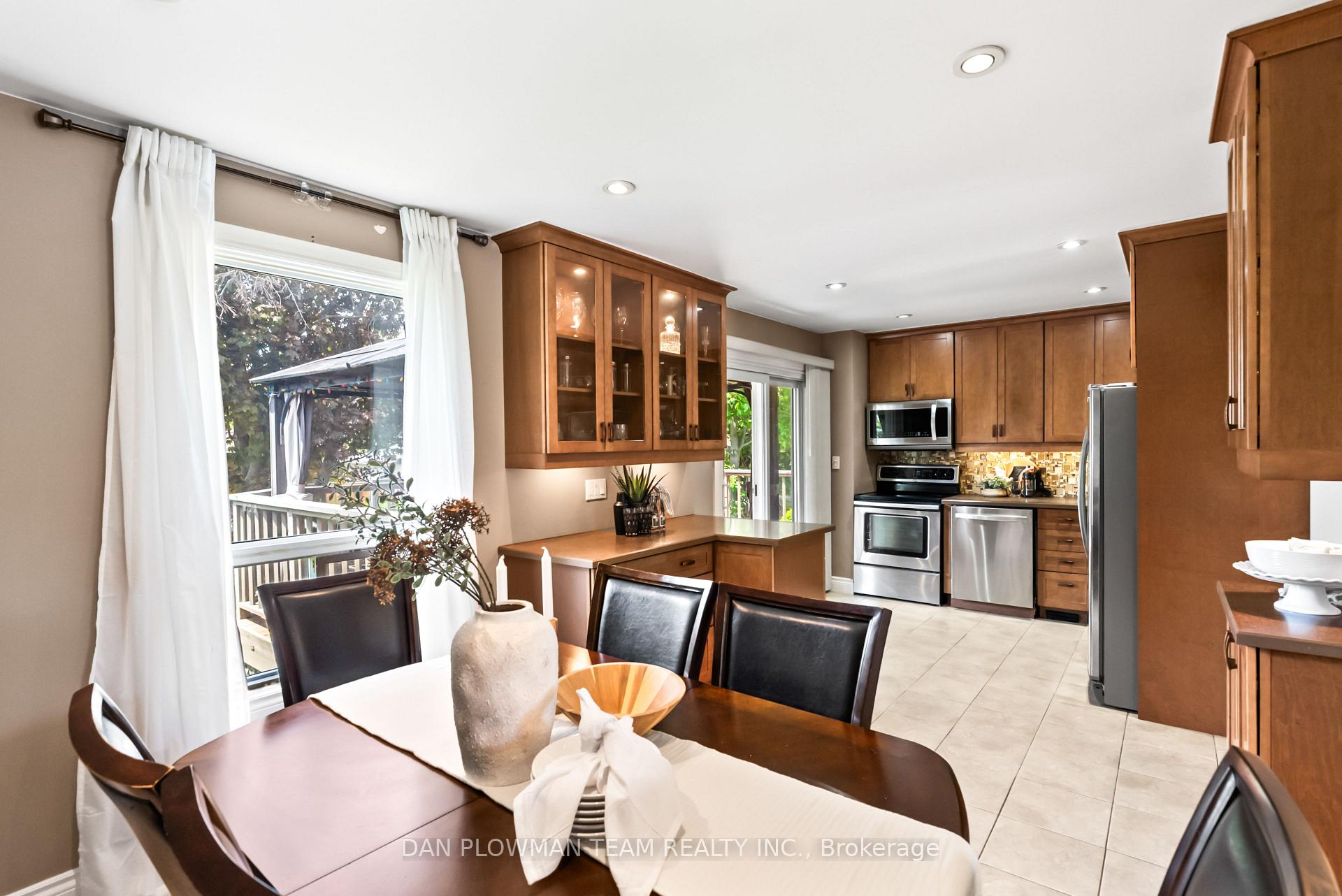 Photo 6 of 728 Pickering Beach Road, Ajax, South East — HOMEH