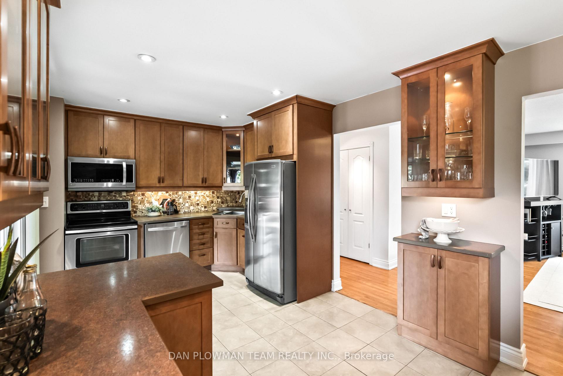 Photo 23 of 728 Pickering Beach Road, Ajax, South East — HOMEH
