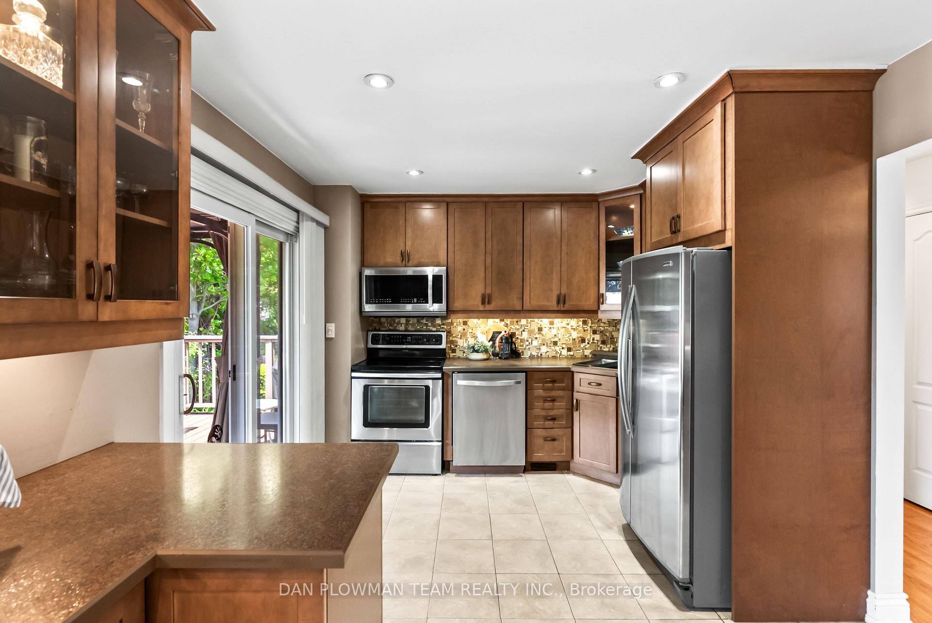 Photo 12 of 728 Pickering Beach Road, Ajax, South East — HOMEH