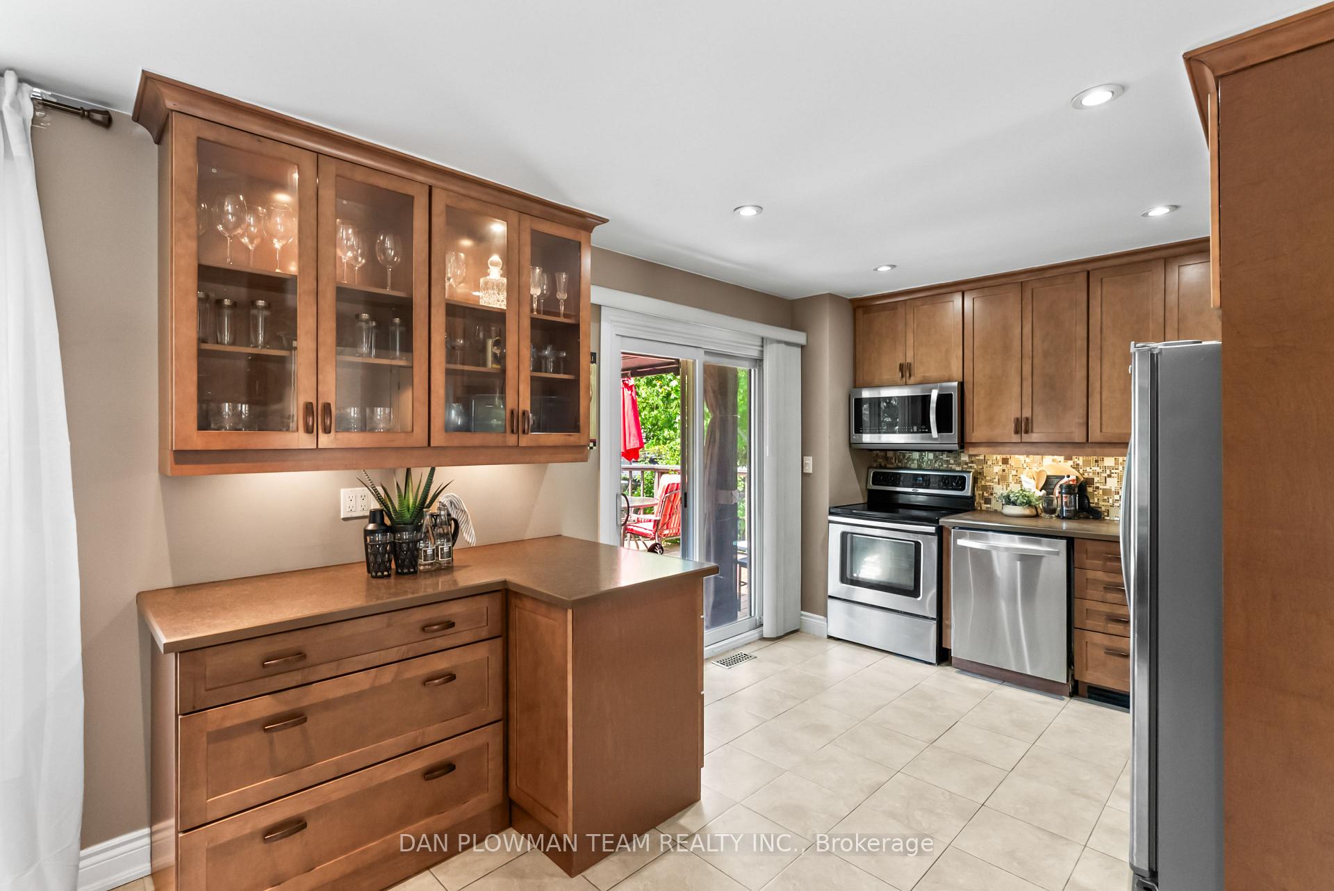 Photo 15 of 728 Pickering Beach Road, Ajax, South East — HOMEH