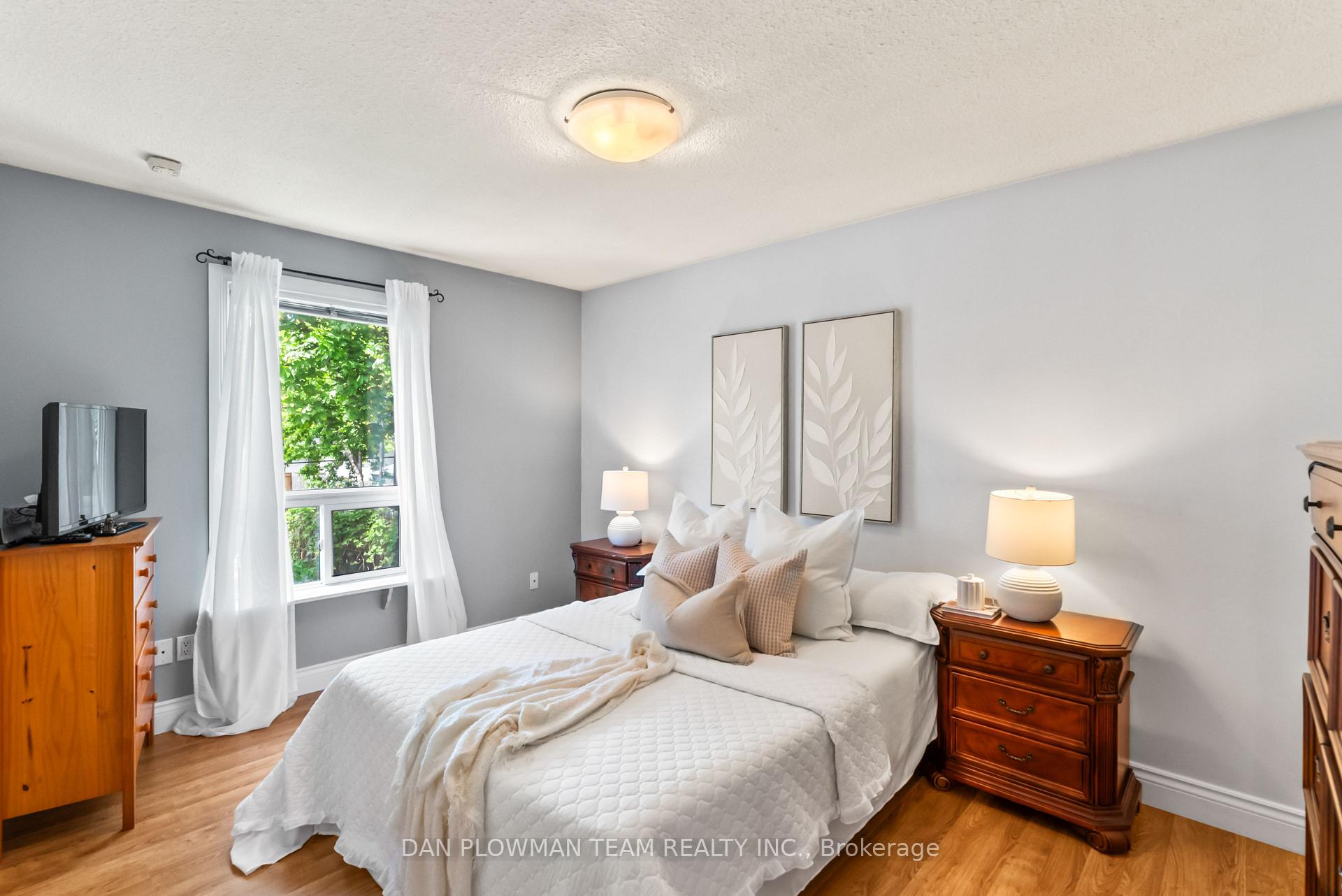 Photo 22 of 728 Pickering Beach Road, Ajax, South East — HOMEH