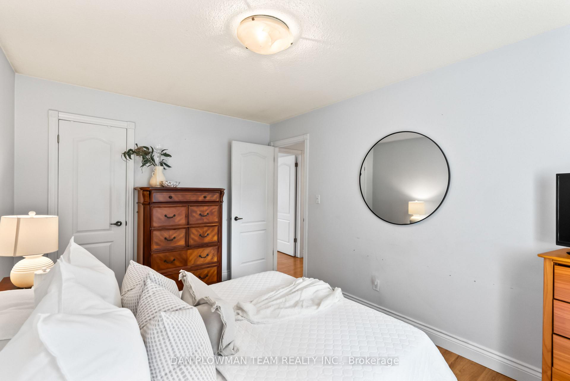 Photo 30 of 728 Pickering Beach Road, Ajax, South East — HOMEH