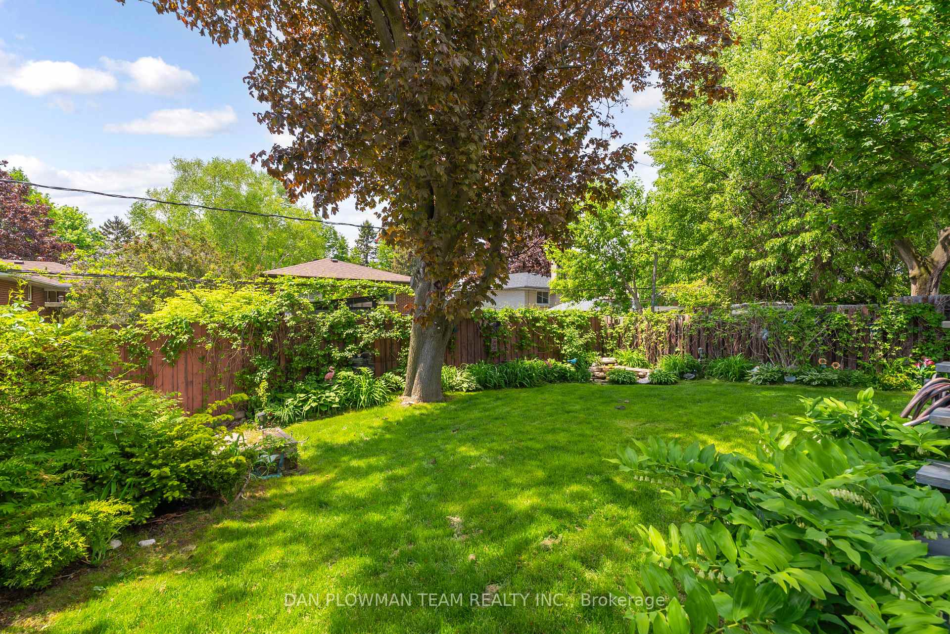 Photo 33 of 728 Pickering Beach Road, Ajax, South East — HOMEH