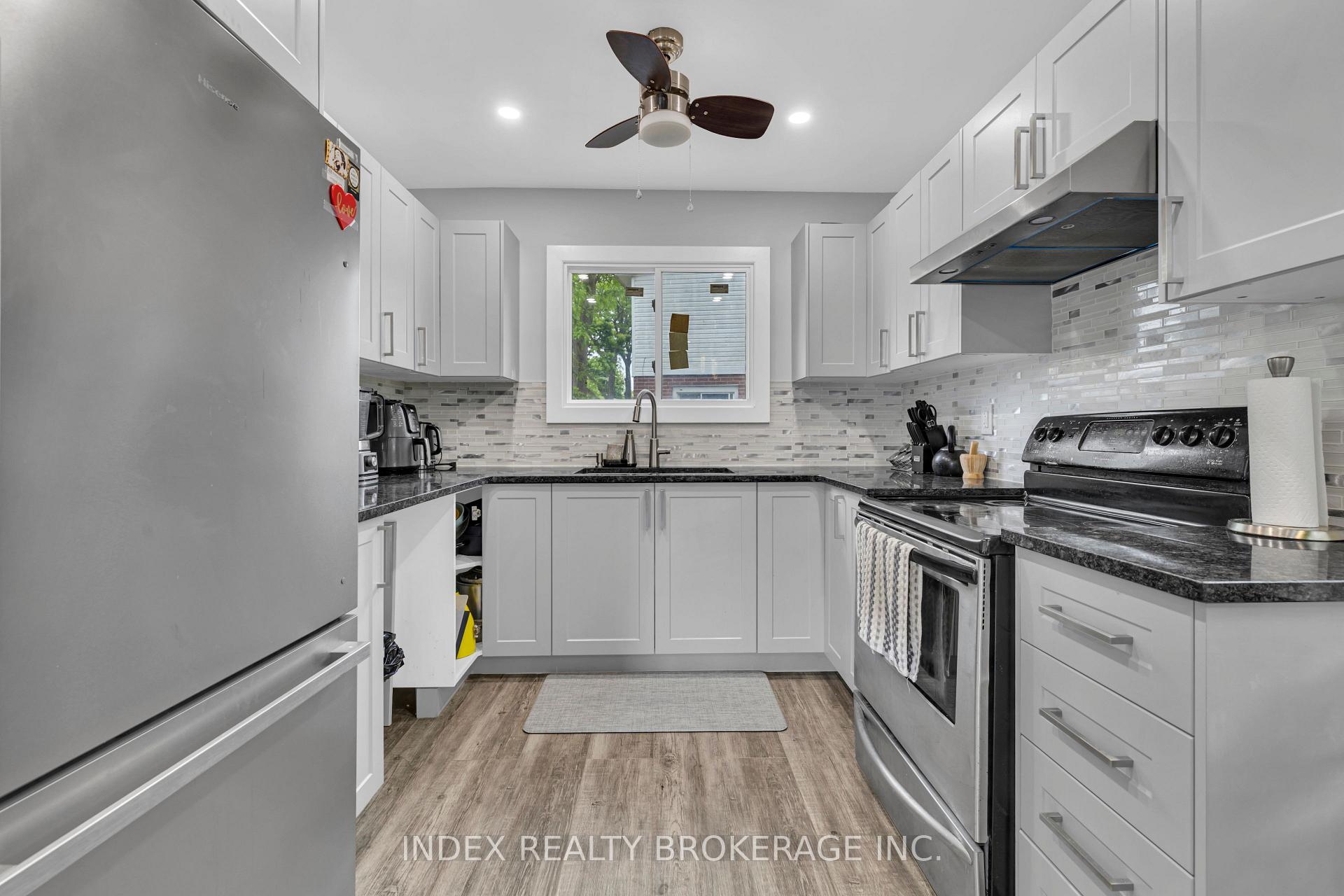 Photo 3 of 1290 Abbey Court, Windsor — HOMEH