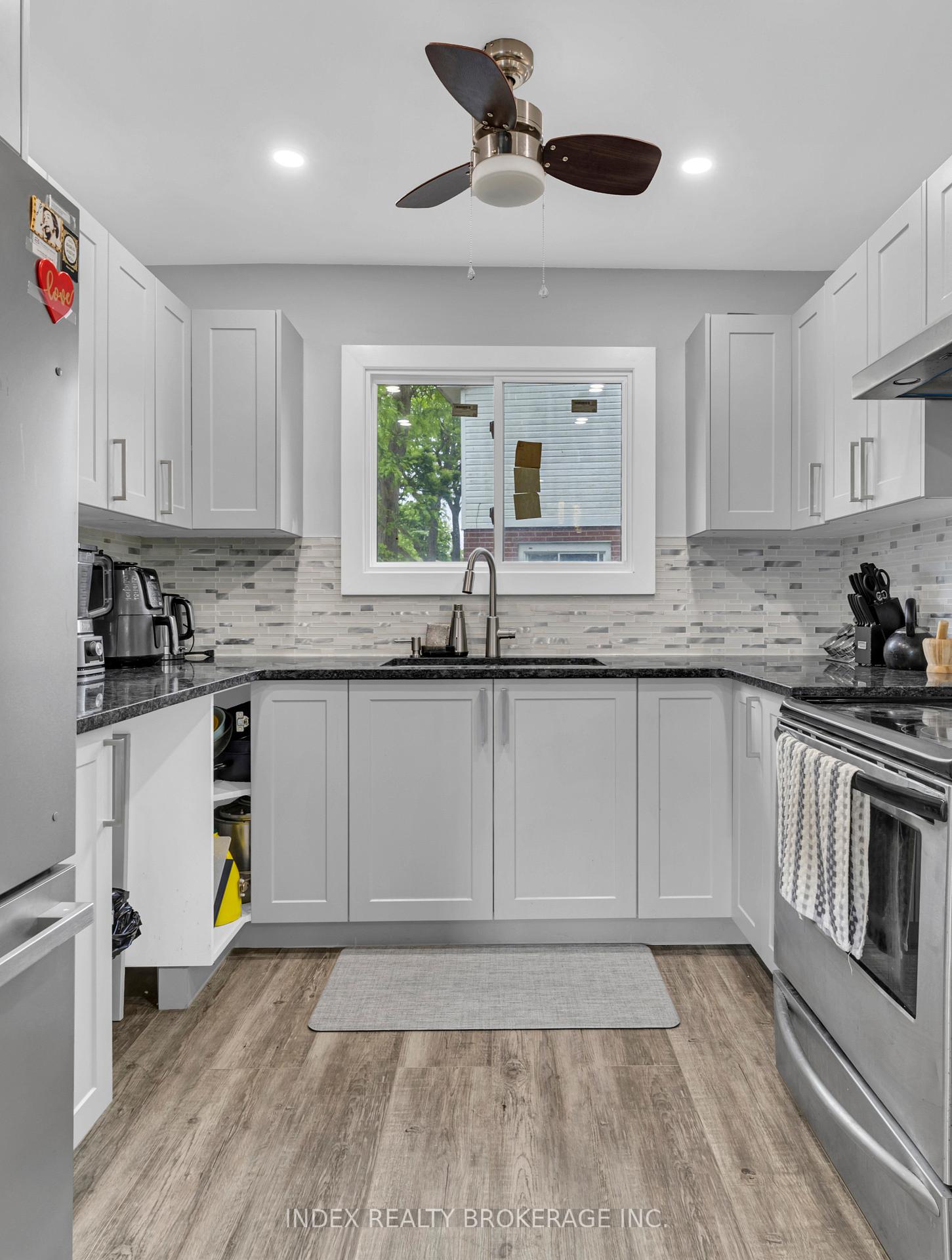 Photo 9 of 1290 Abbey Court, Windsor — HOMEH