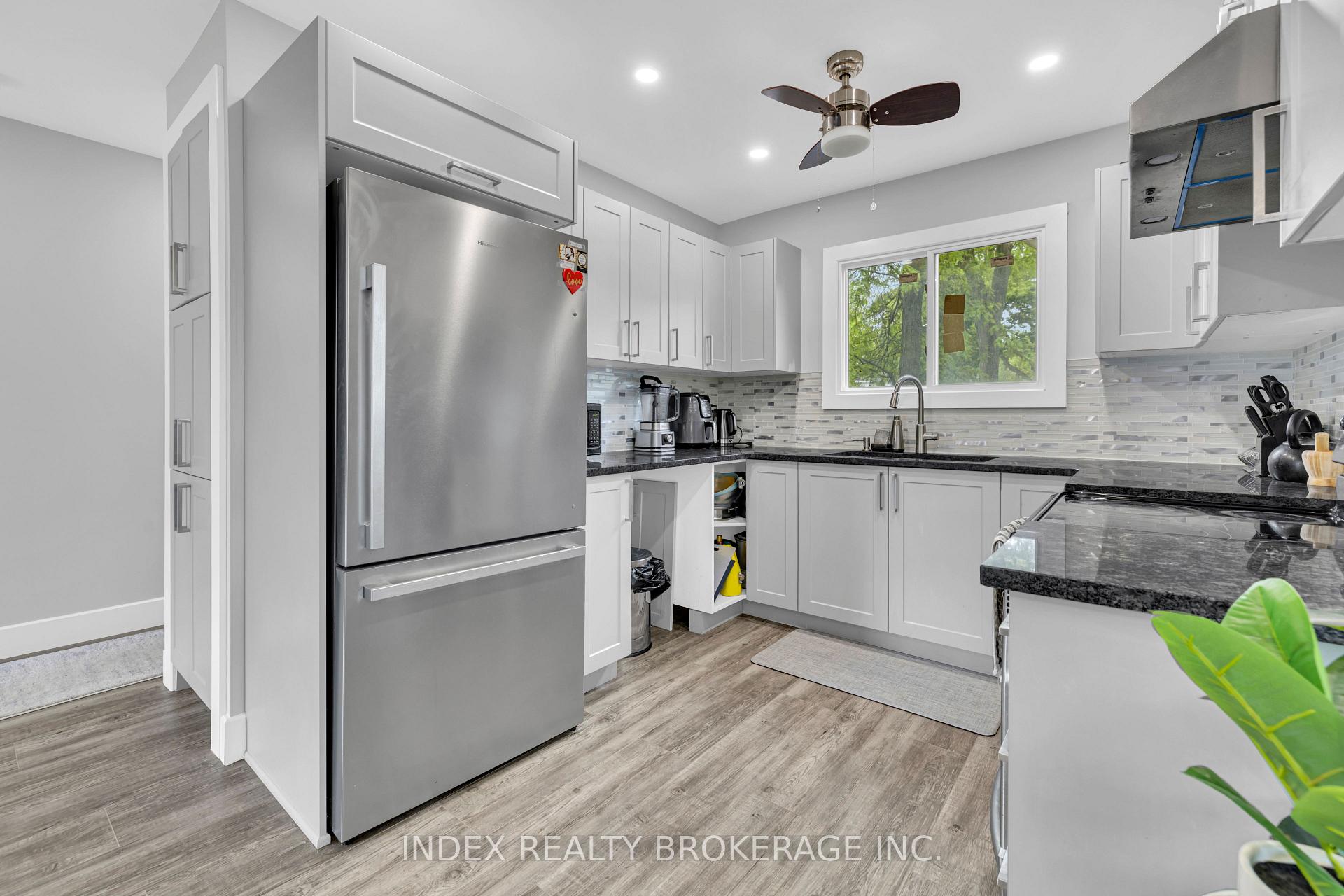 Photo 4 of 1290 Abbey Court, Windsor — HOMEH