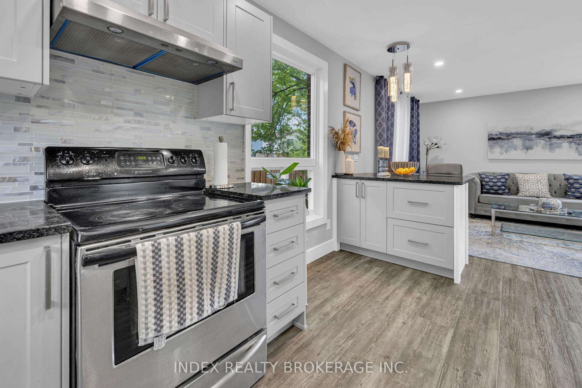 Photo 12 of 1290 Abbey Court, Windsor — HOMEH