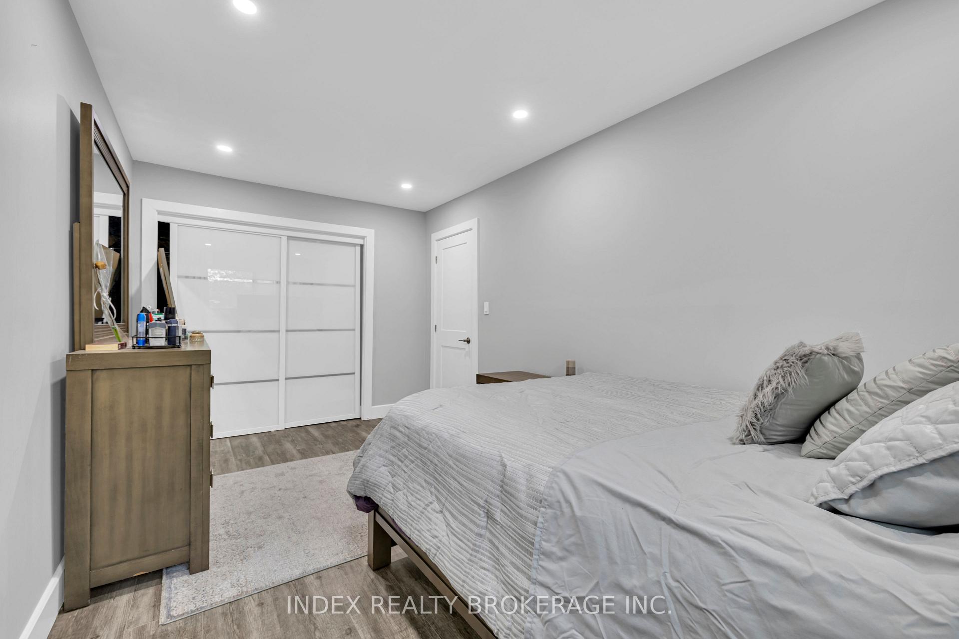 Photo 7 of 1290 Abbey Court, Windsor — HOMEH