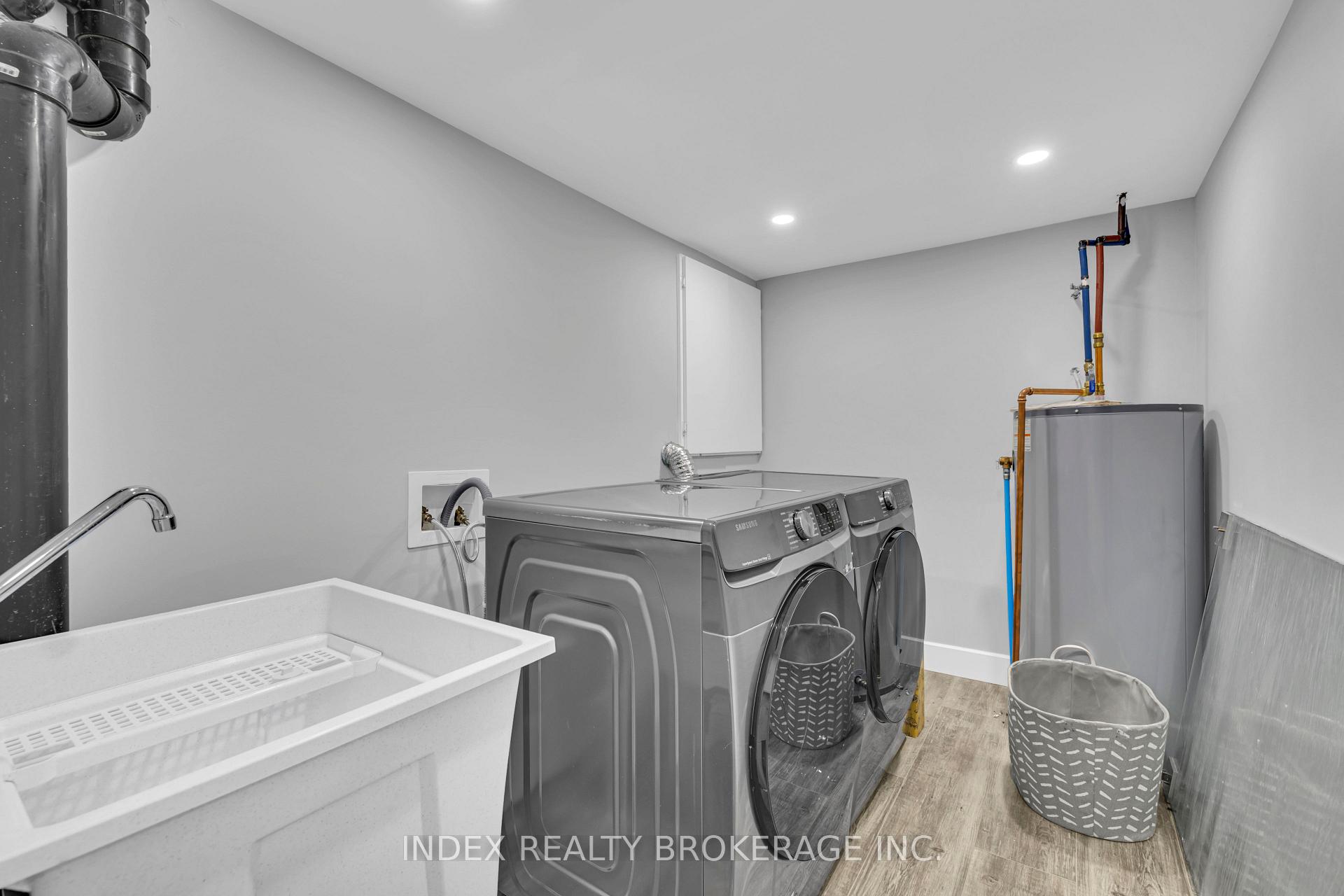 Photo 14 of 1290 Abbey Court, Windsor — HOMEH