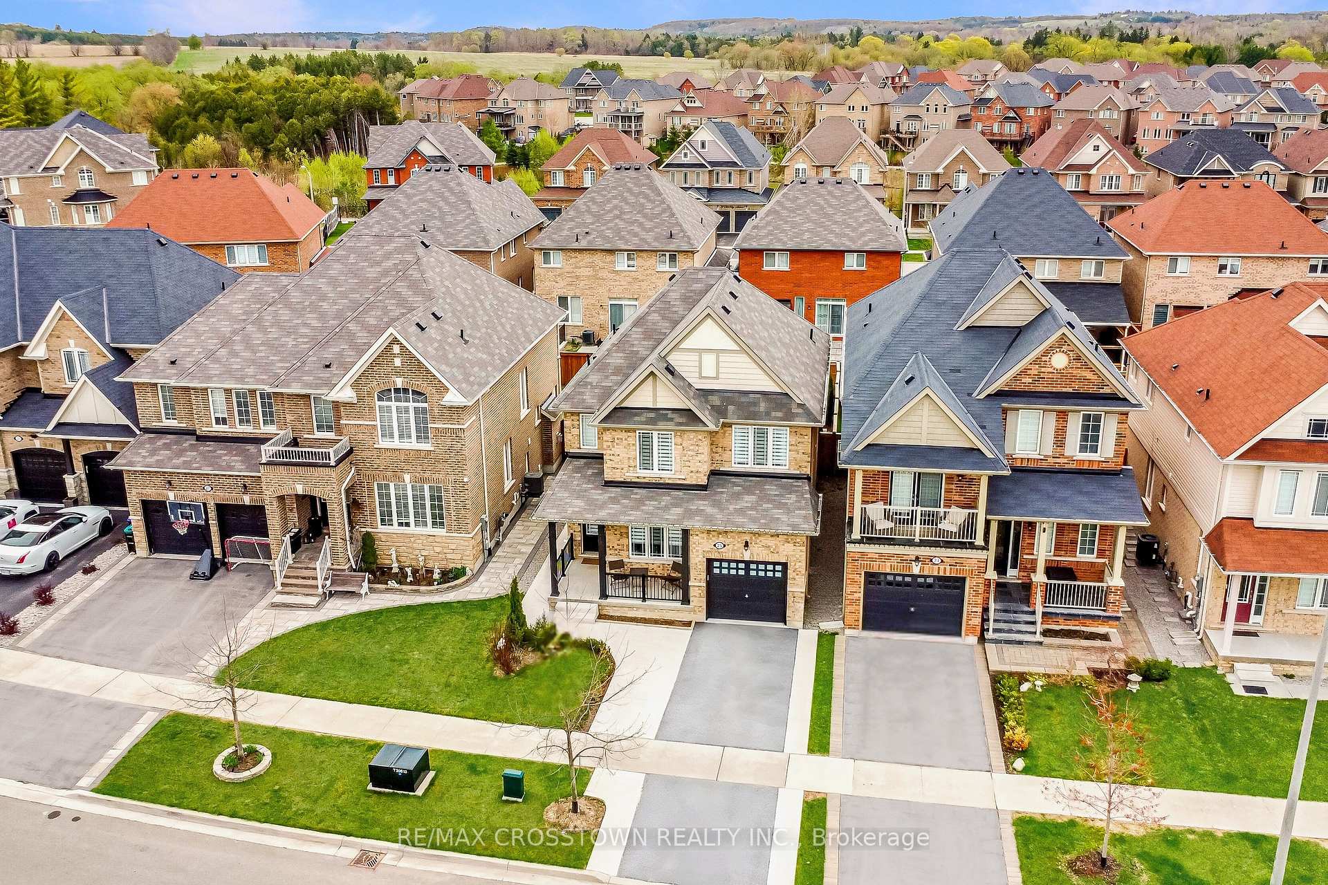 Photo 14 of 25 Pierce Place, New Tecumseth, Tottenham — HOMEH