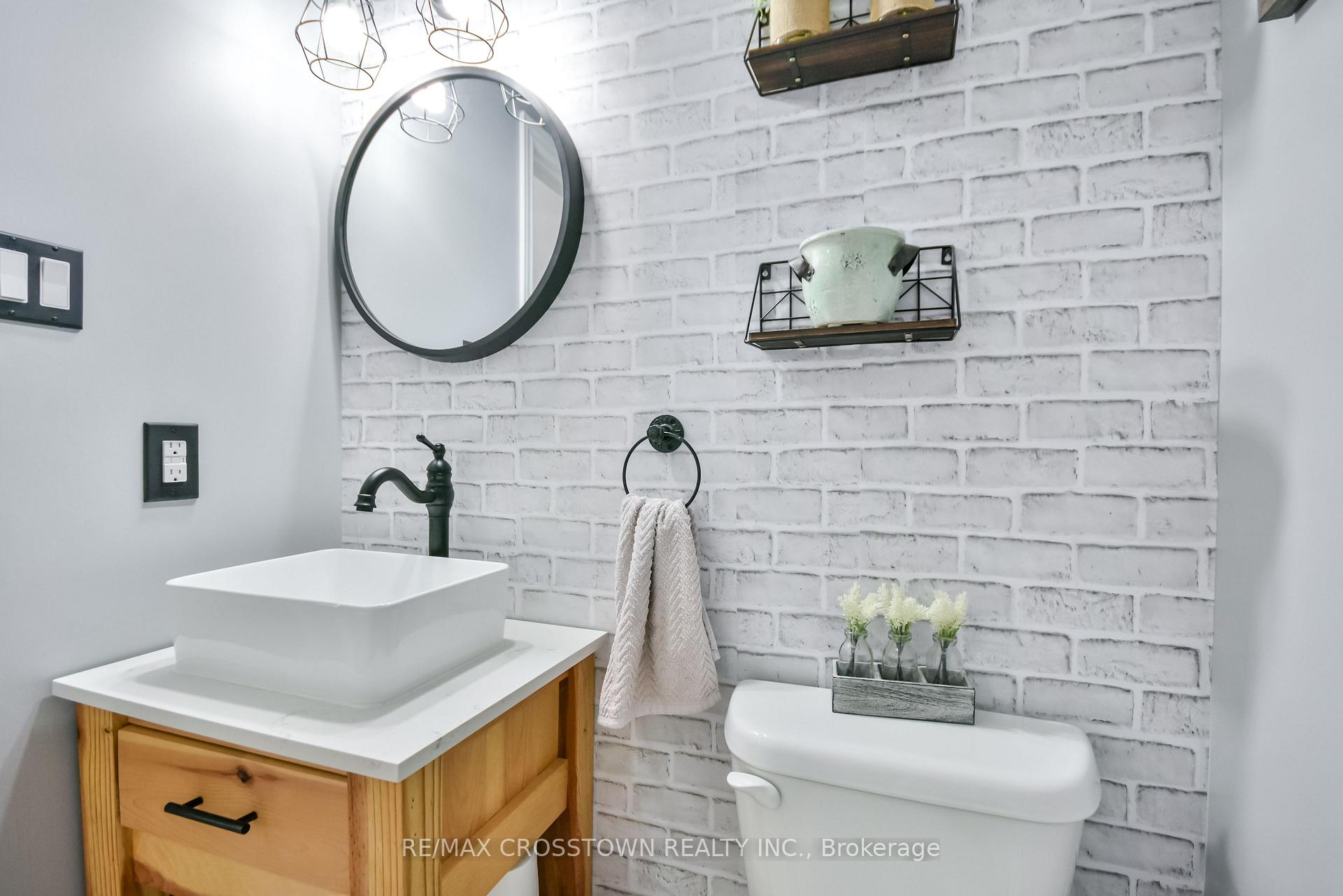 Photo 9 of 25 Pierce Place, New Tecumseth, Tottenham — HOMEH