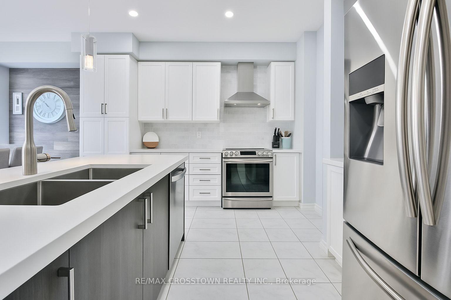 Photo 5 of 25 Pierce Place, New Tecumseth, Tottenham — HOMEH