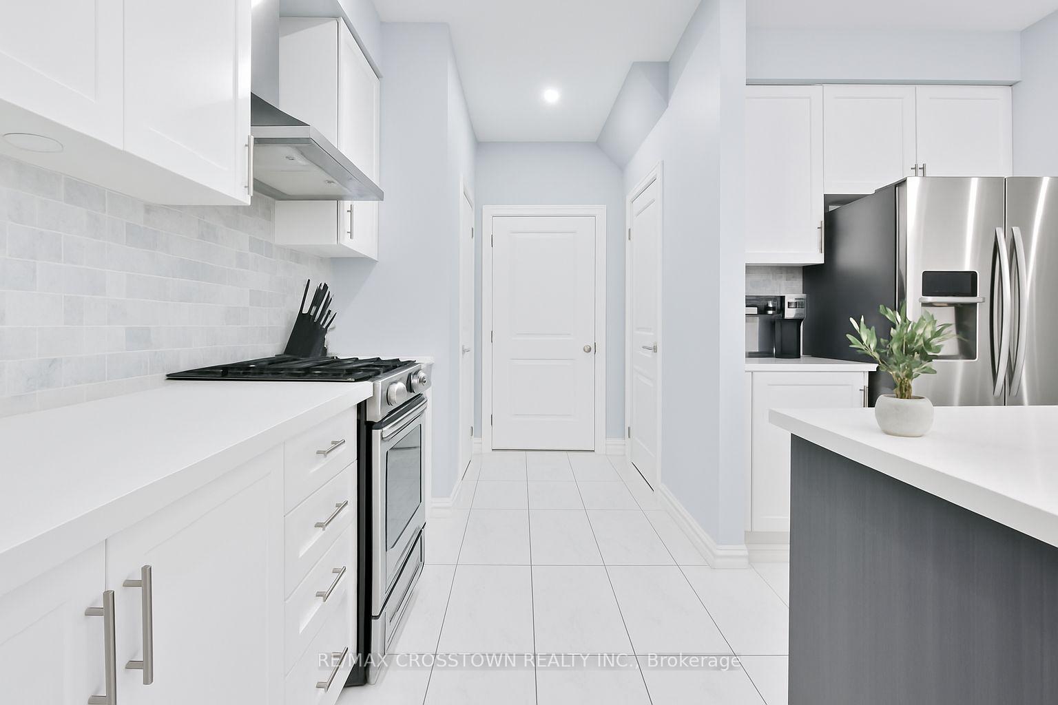 Photo 4 of 25 Pierce Place, New Tecumseth, Tottenham — HOMEH