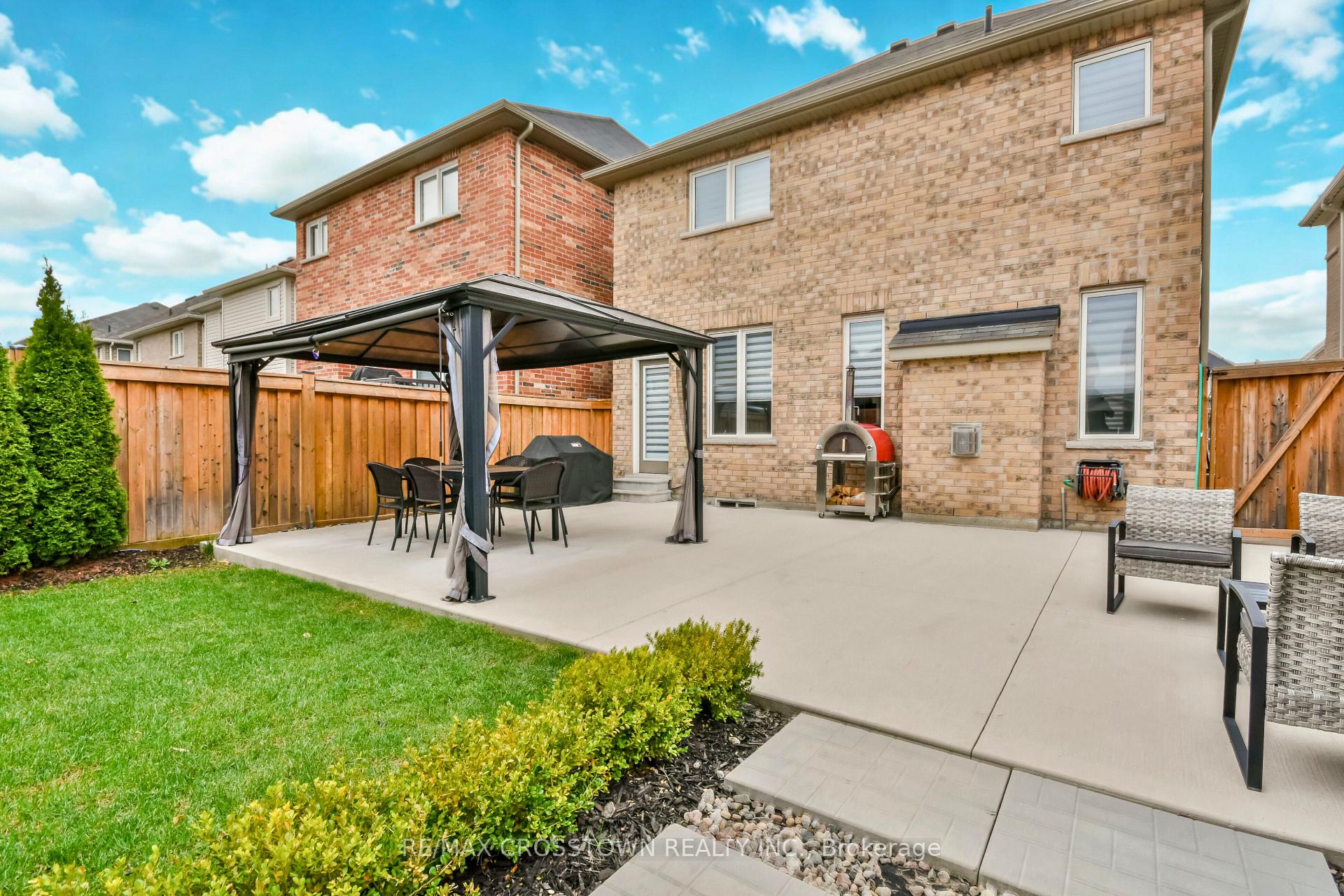 Photo 20 of 25 Pierce Place, New Tecumseth, Tottenham — HOMEH