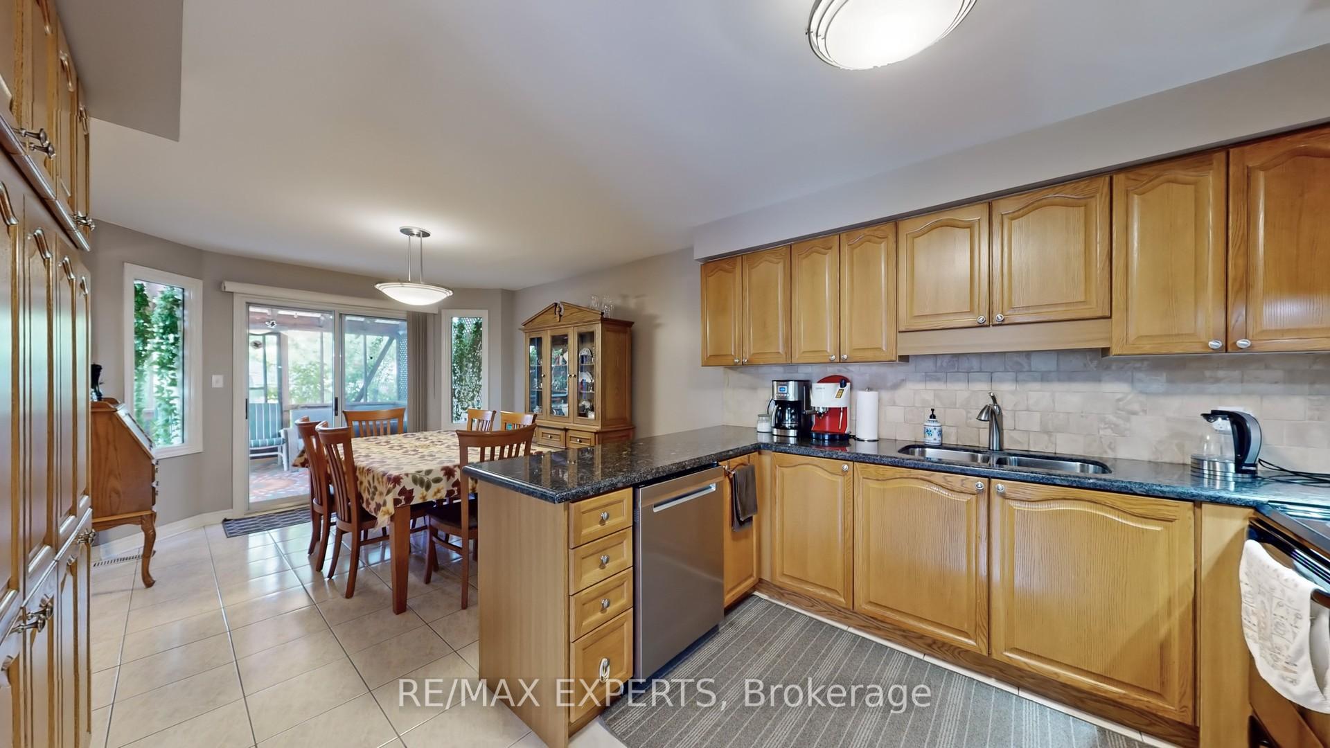 Photo 3 of 189 Castlepoint Drive E, Vaughan, Elder Mills — HOMEH