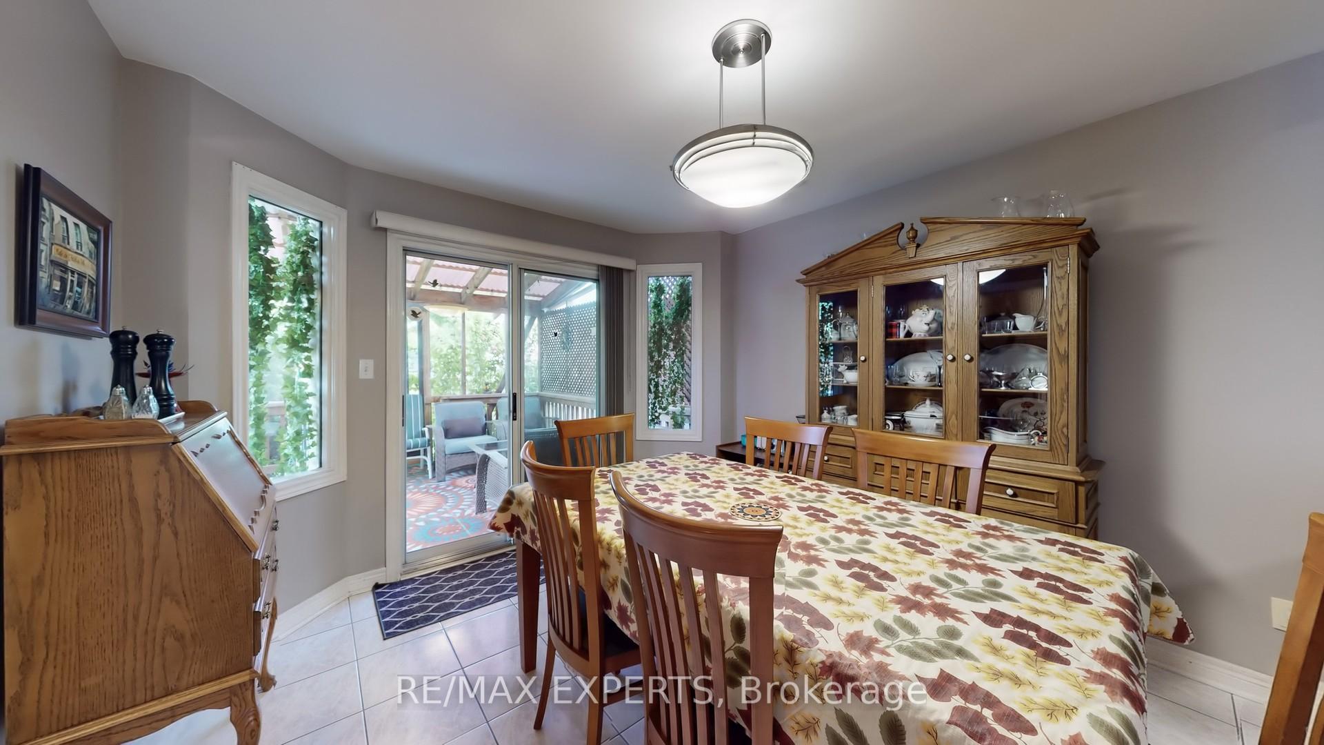Photo 15 of 189 Castlepoint Drive E, Vaughan, Elder Mills — HOMEH