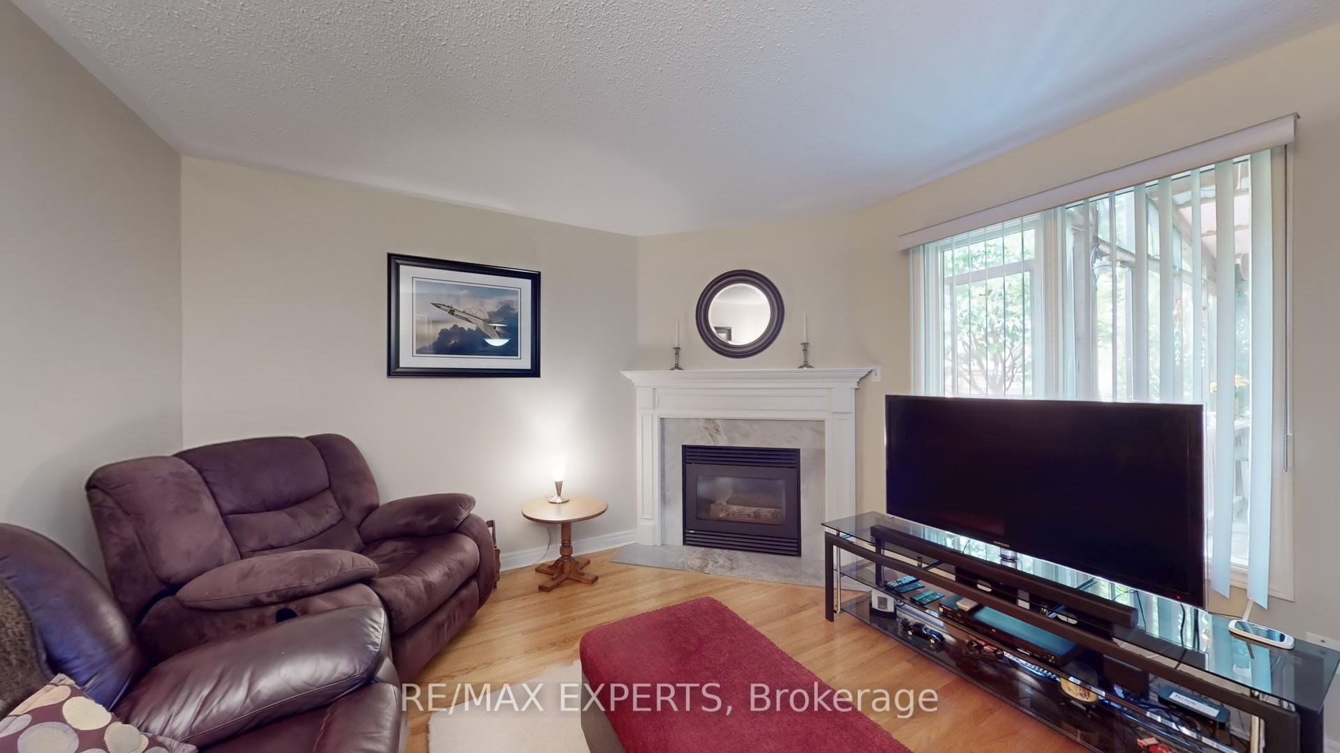 Photo 10 of 189 Castlepoint Drive E, Vaughan, Elder Mills — HOMEH