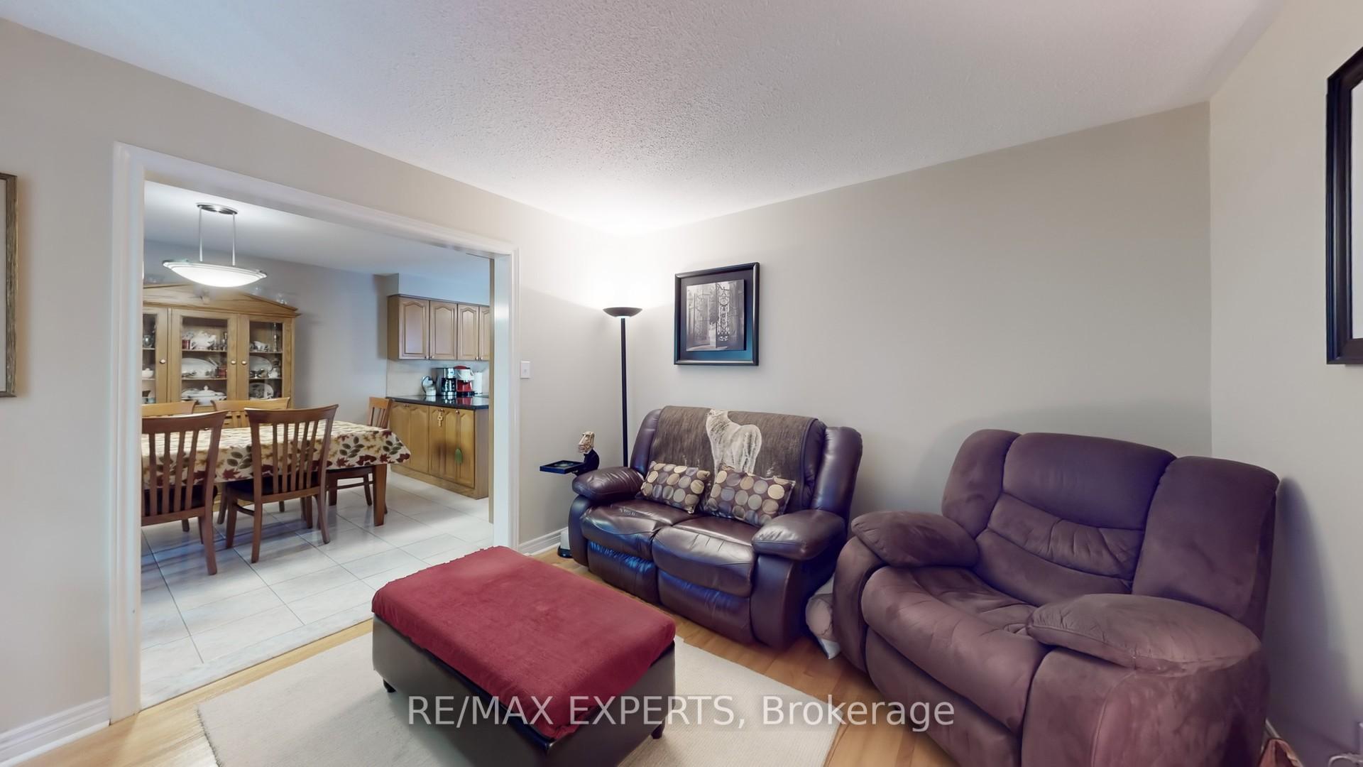 Photo 6 of 189 Castlepoint Drive E, Vaughan, Elder Mills — HOMEH