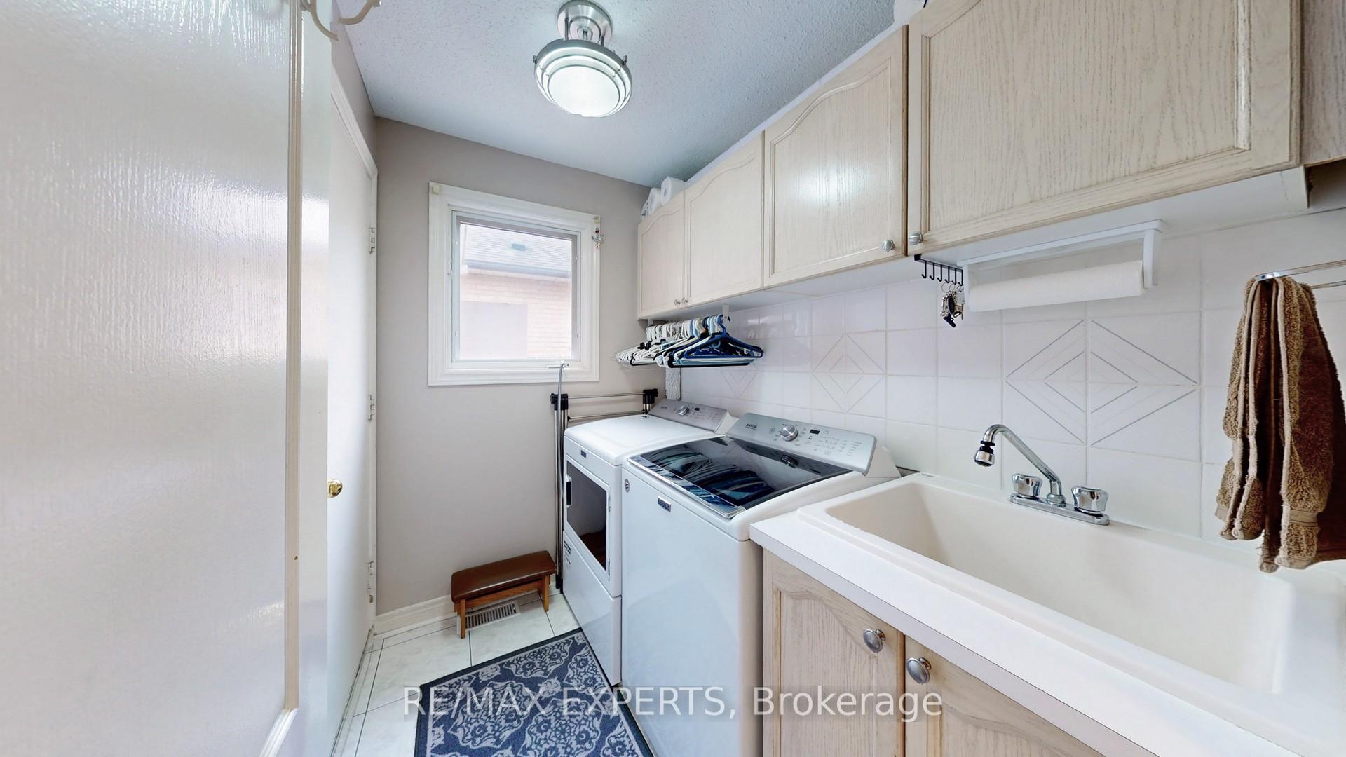 Photo 33 of 189 Castlepoint Drive E, Vaughan, Elder Mills — HOMEH