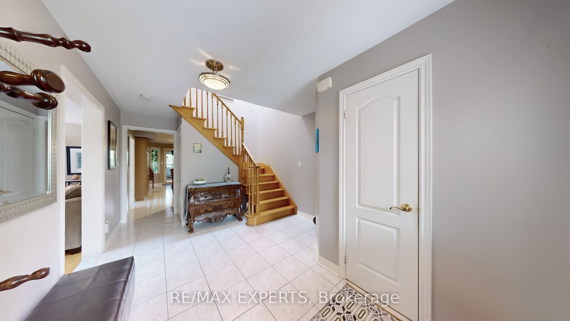Photo 34 of 189 Castlepoint Drive E, Vaughan, Elder Mills — HOMEH