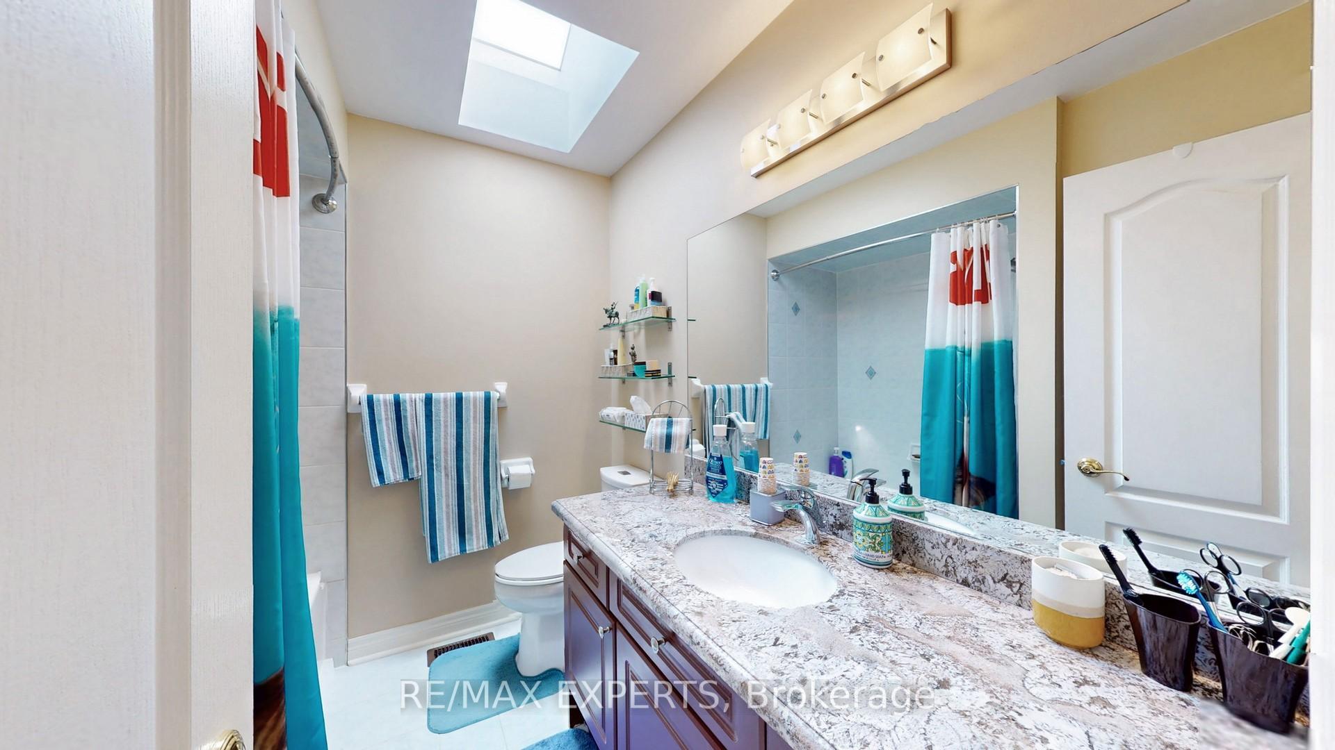 Photo 18 of 189 Castlepoint Drive E, Vaughan, Elder Mills — HOMEH
