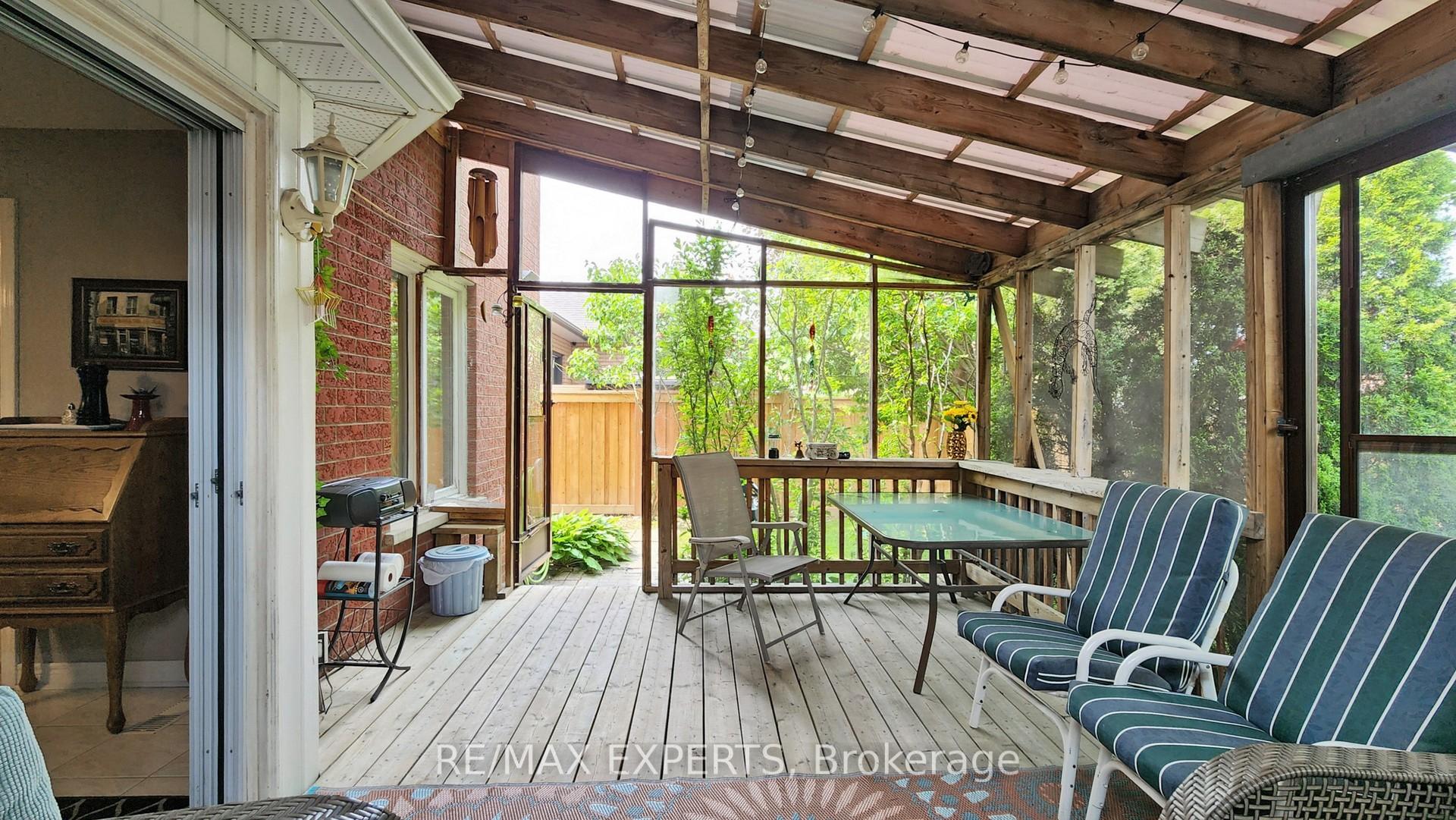 Photo 17 of 189 Castlepoint Drive E, Vaughan, Elder Mills — HOMEH