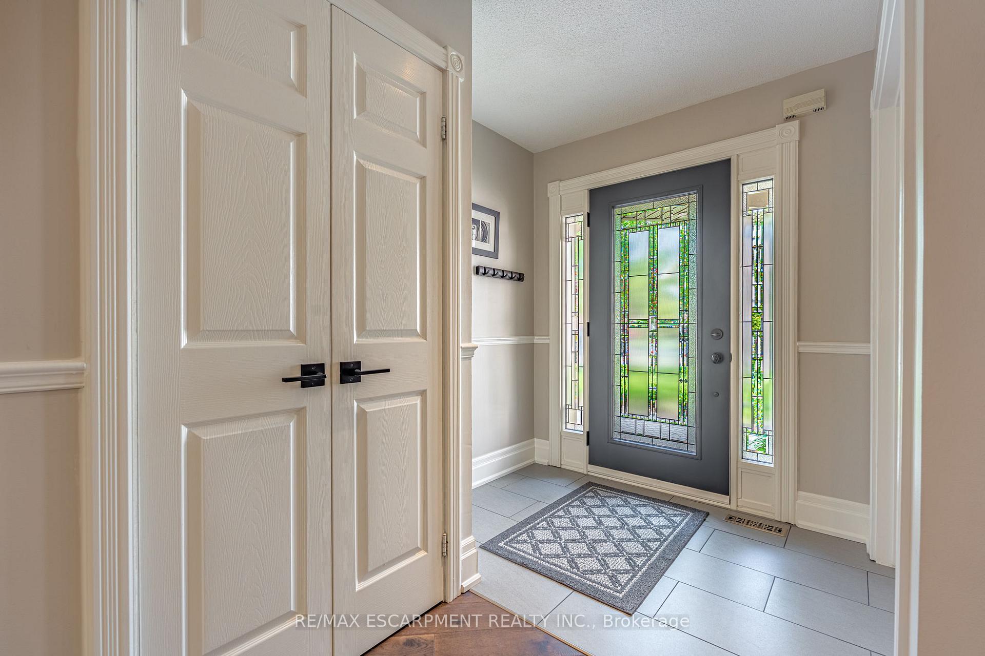 Photo 5 of 46 Ryans Way, Hamilton, Waterdown — HOMEH