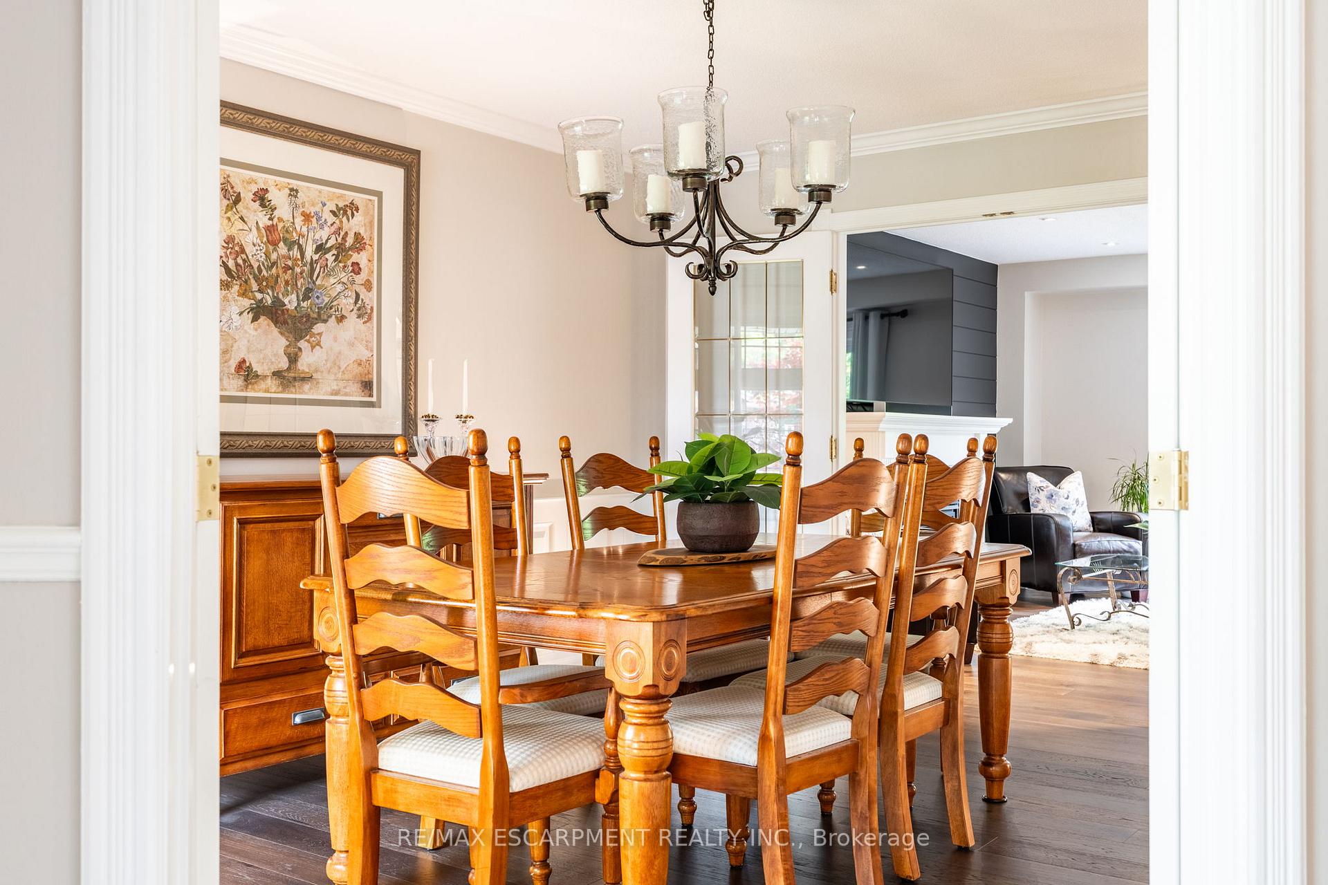 Photo 2 of 46 Ryans Way, Hamilton, Waterdown — HOMEH
